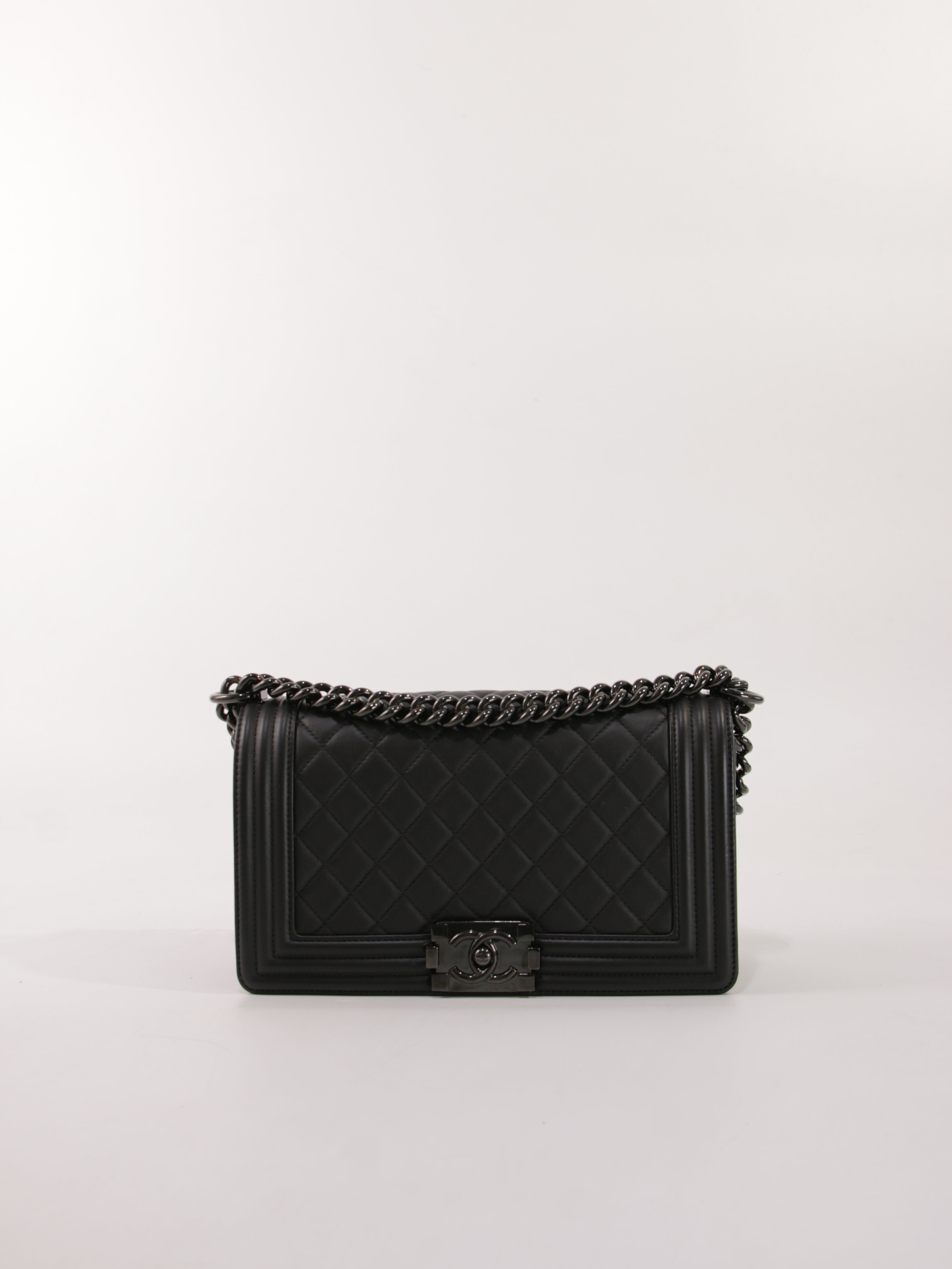 CHANEL - MEDIUM BOY
