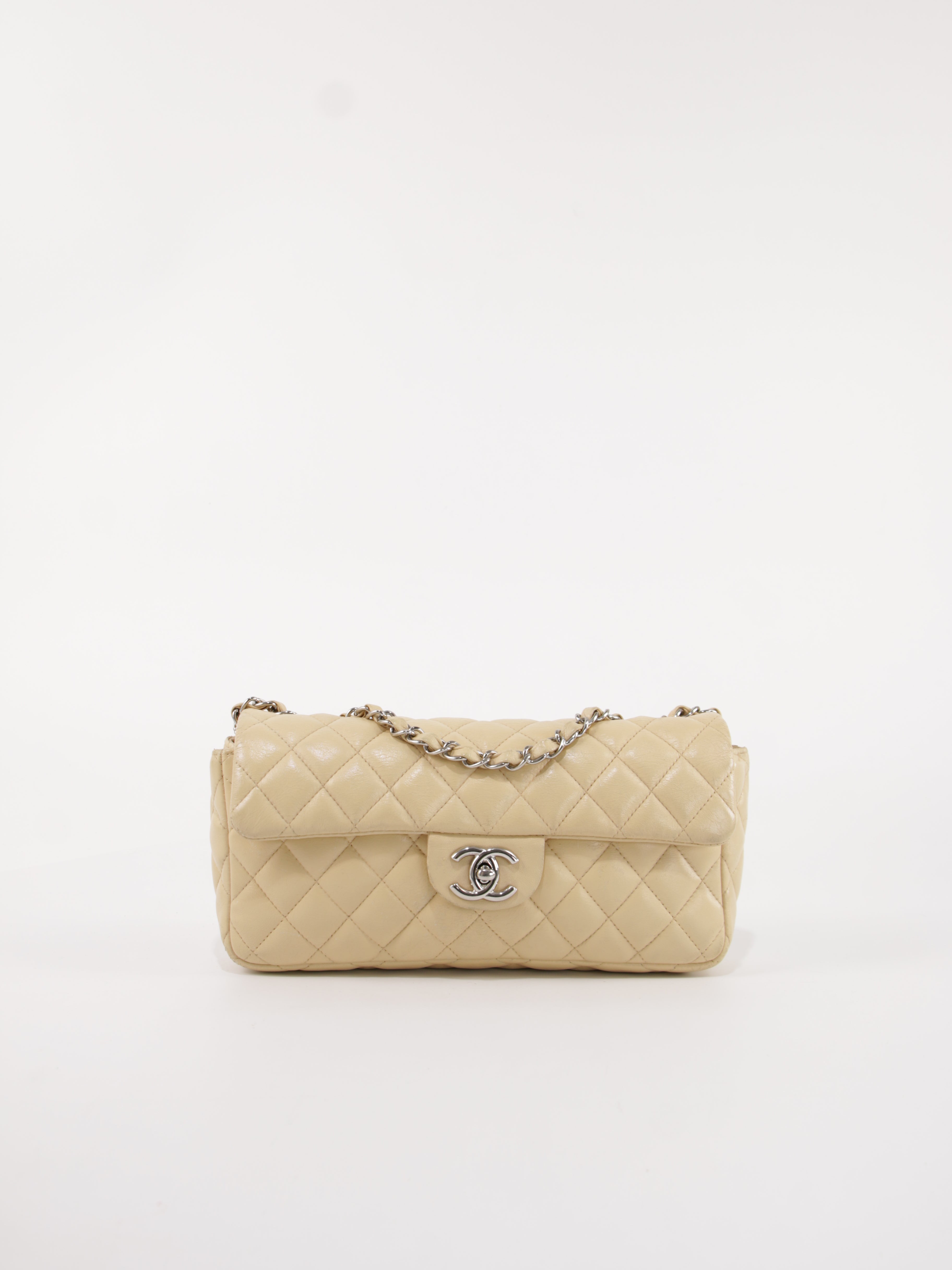 CHANEL SHOULDER BAGS