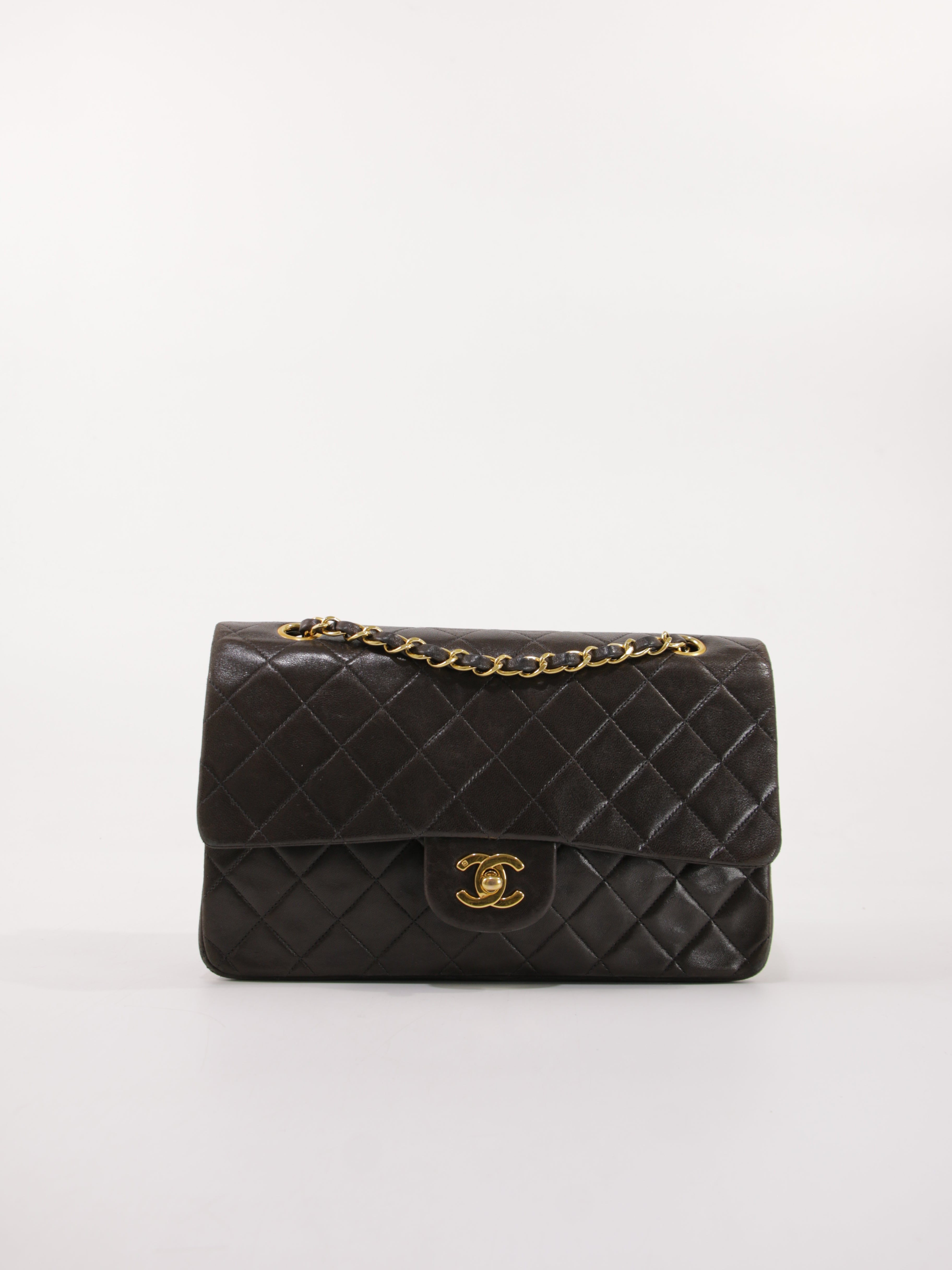 CHANEL - MEDIUM CLASSIC FLAP