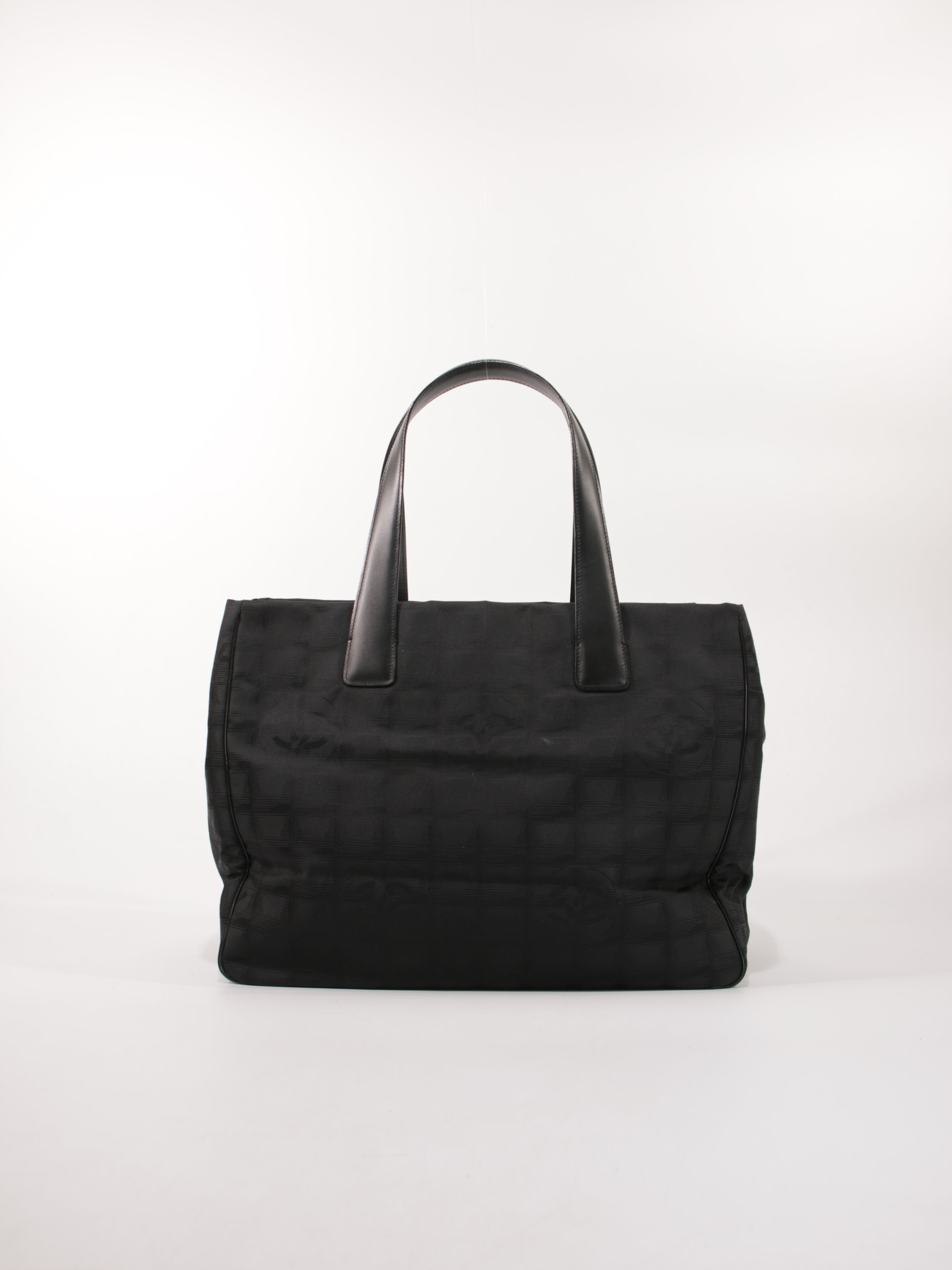 CHANEL - MEDIUM NEW TRAVEL LINE TOTE