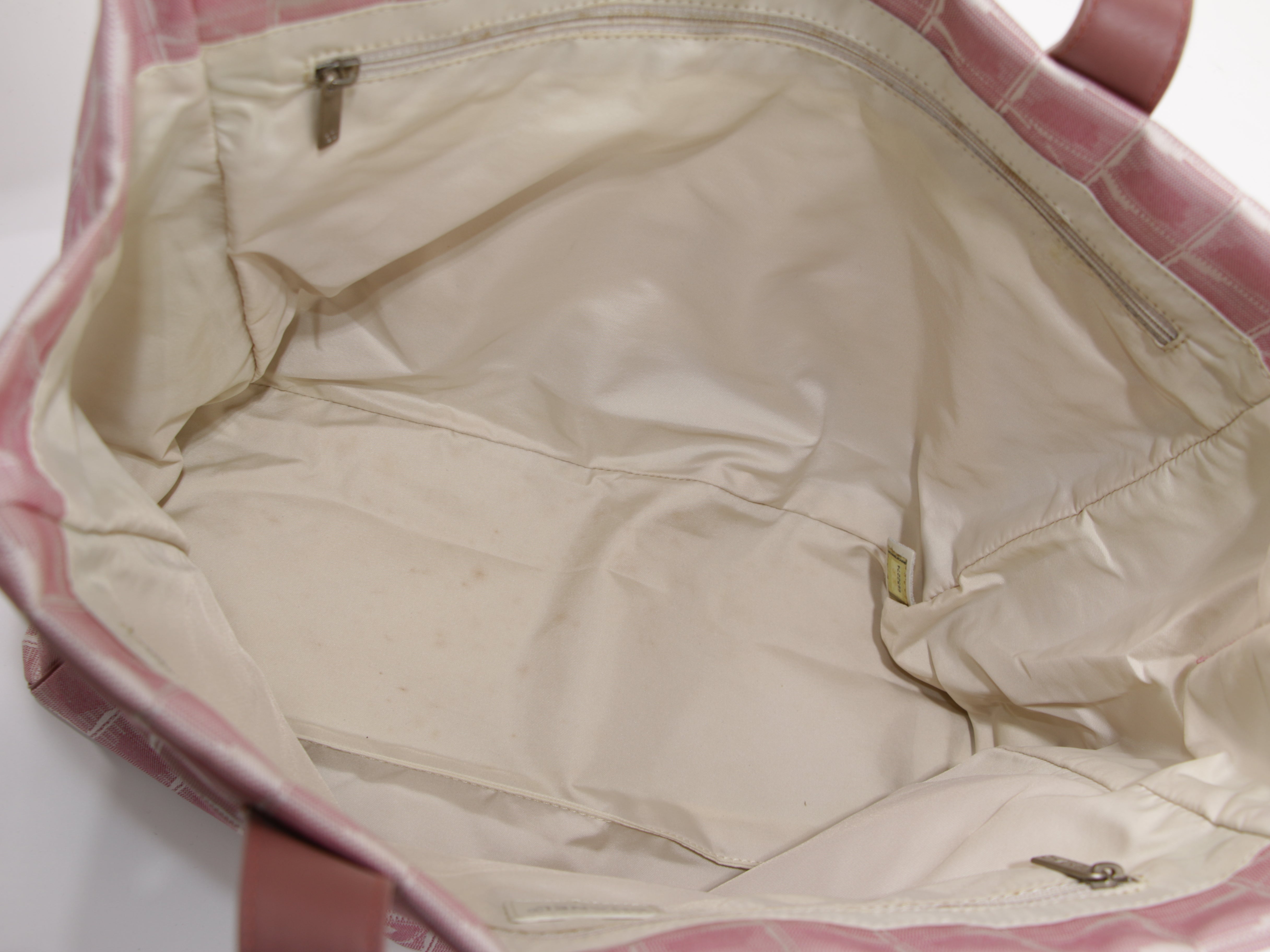 Medium New Travel Line Tote