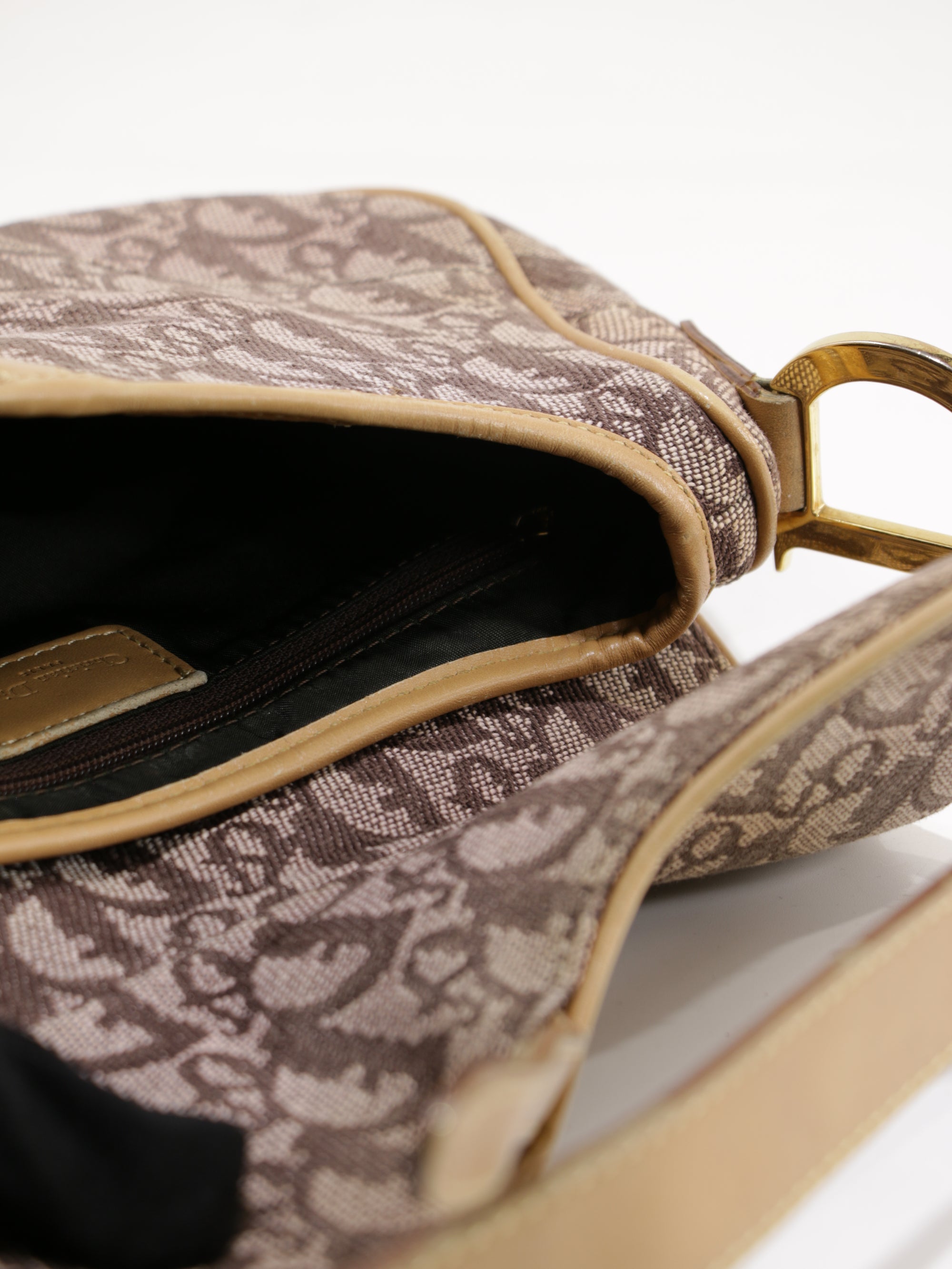 Saddle