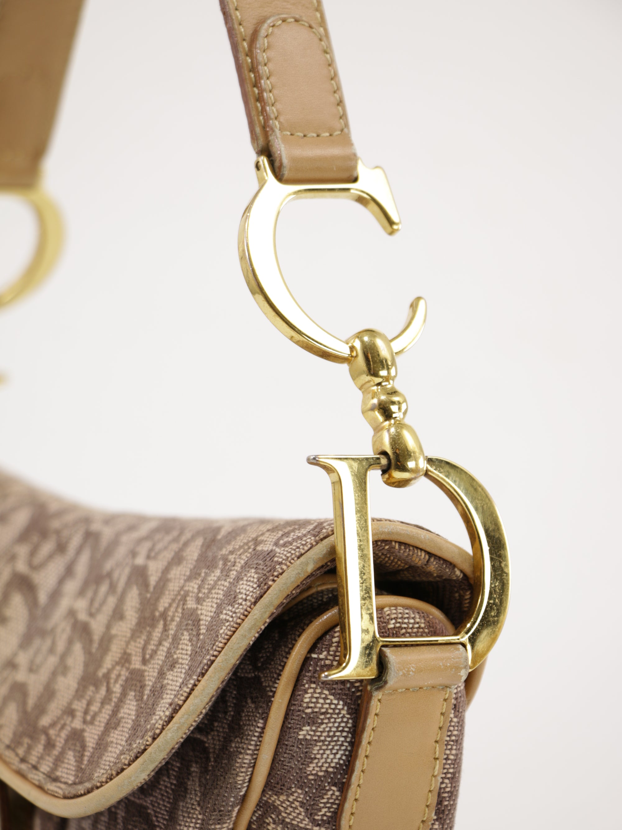 Saddle