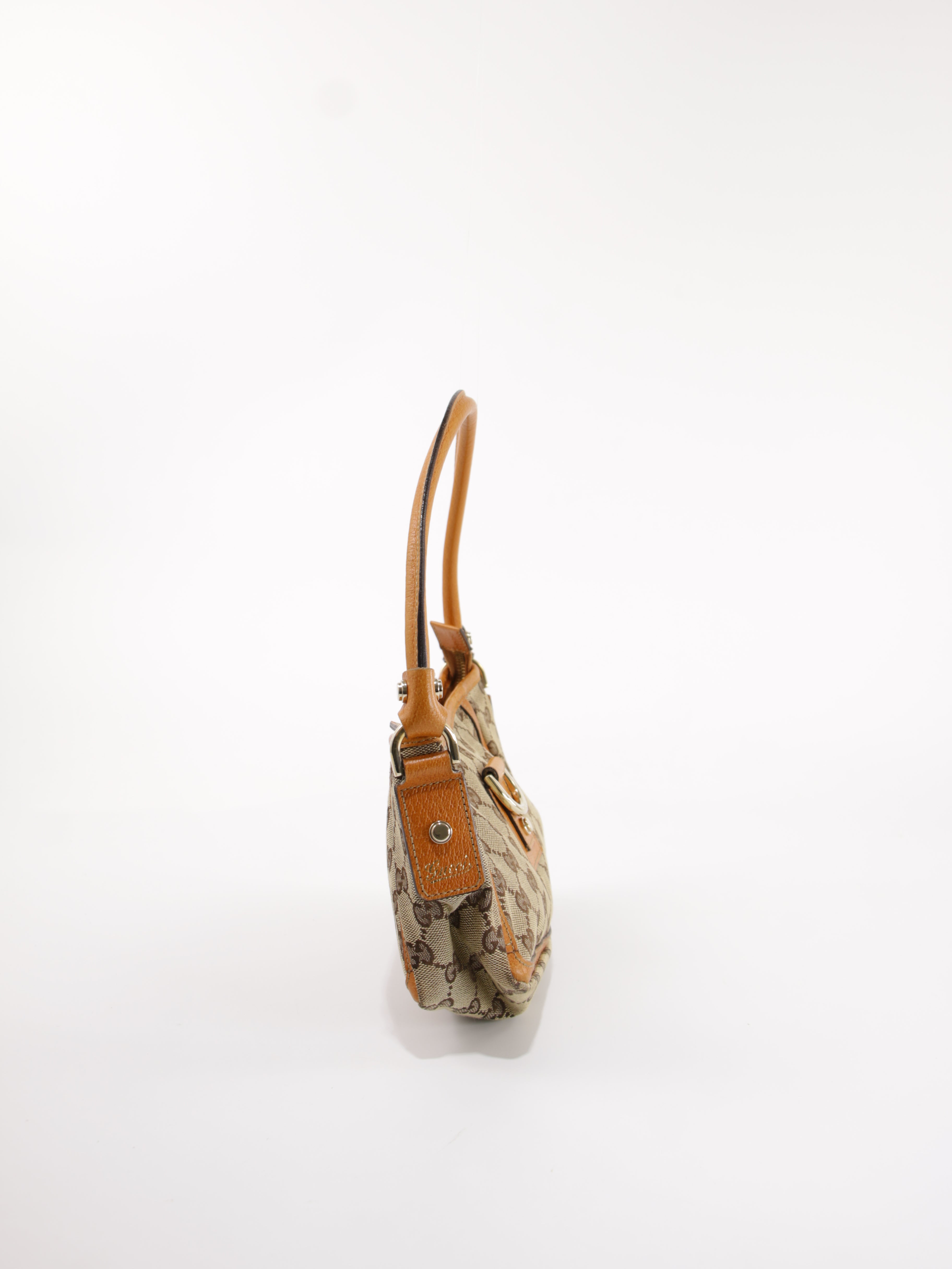 Abbey D-Ring Pochette