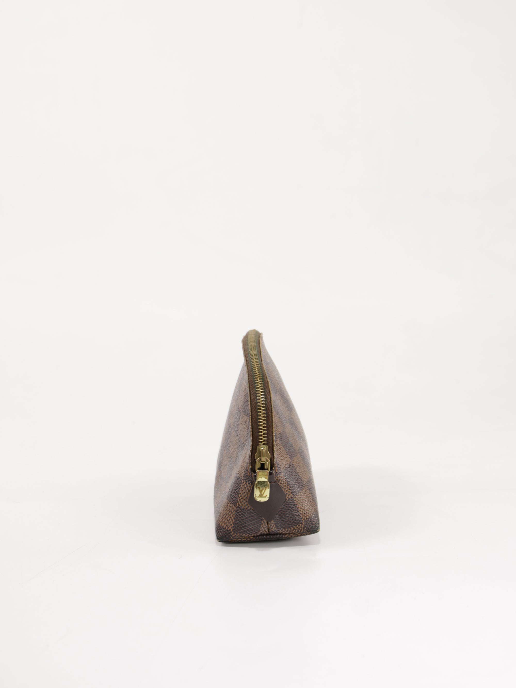 Cosmetic pouch