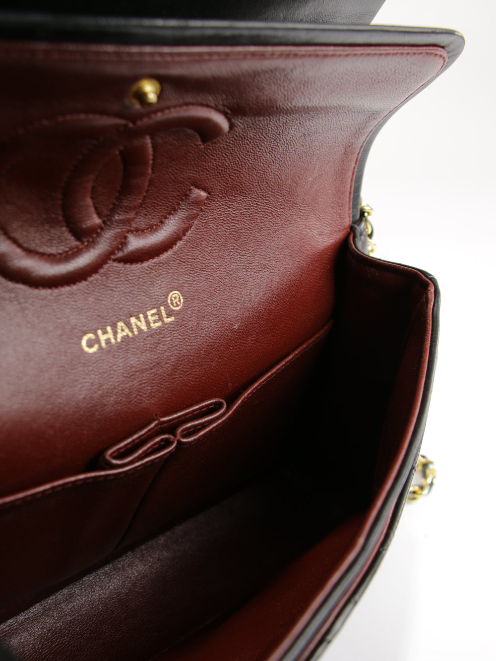 Medium Classic Flap