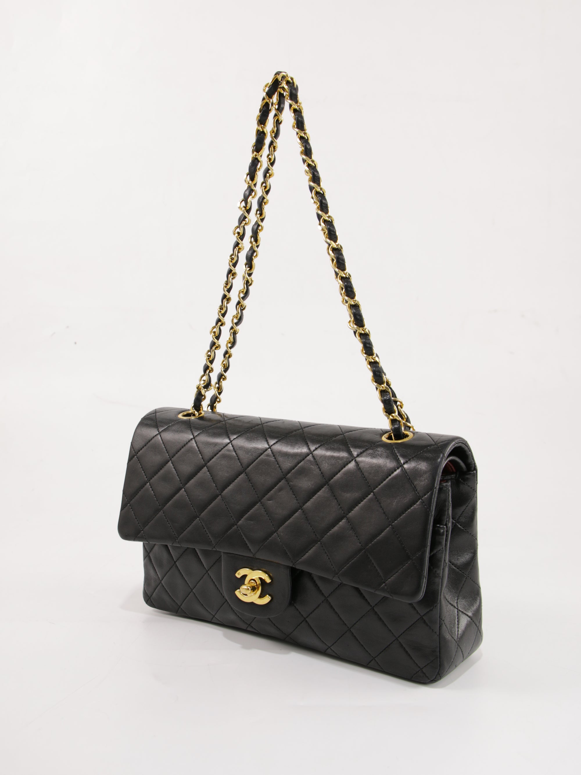 Medium Classic Flap