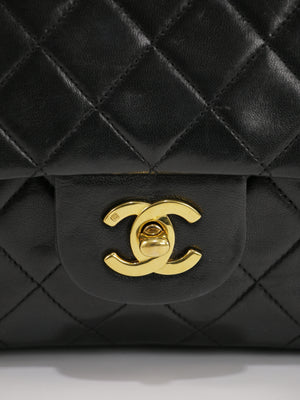 Medium Classic Flap