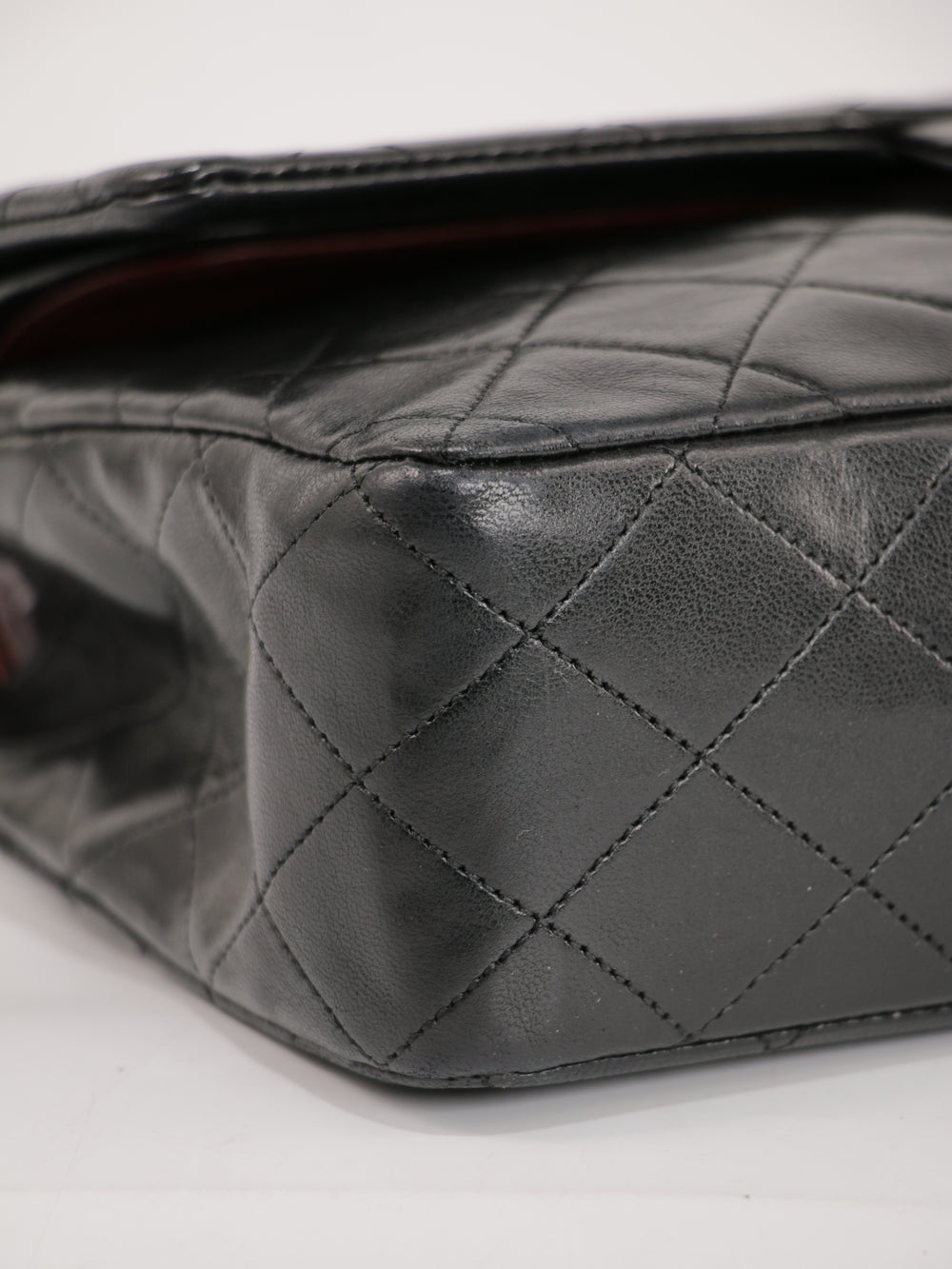 Medium Classic Flap