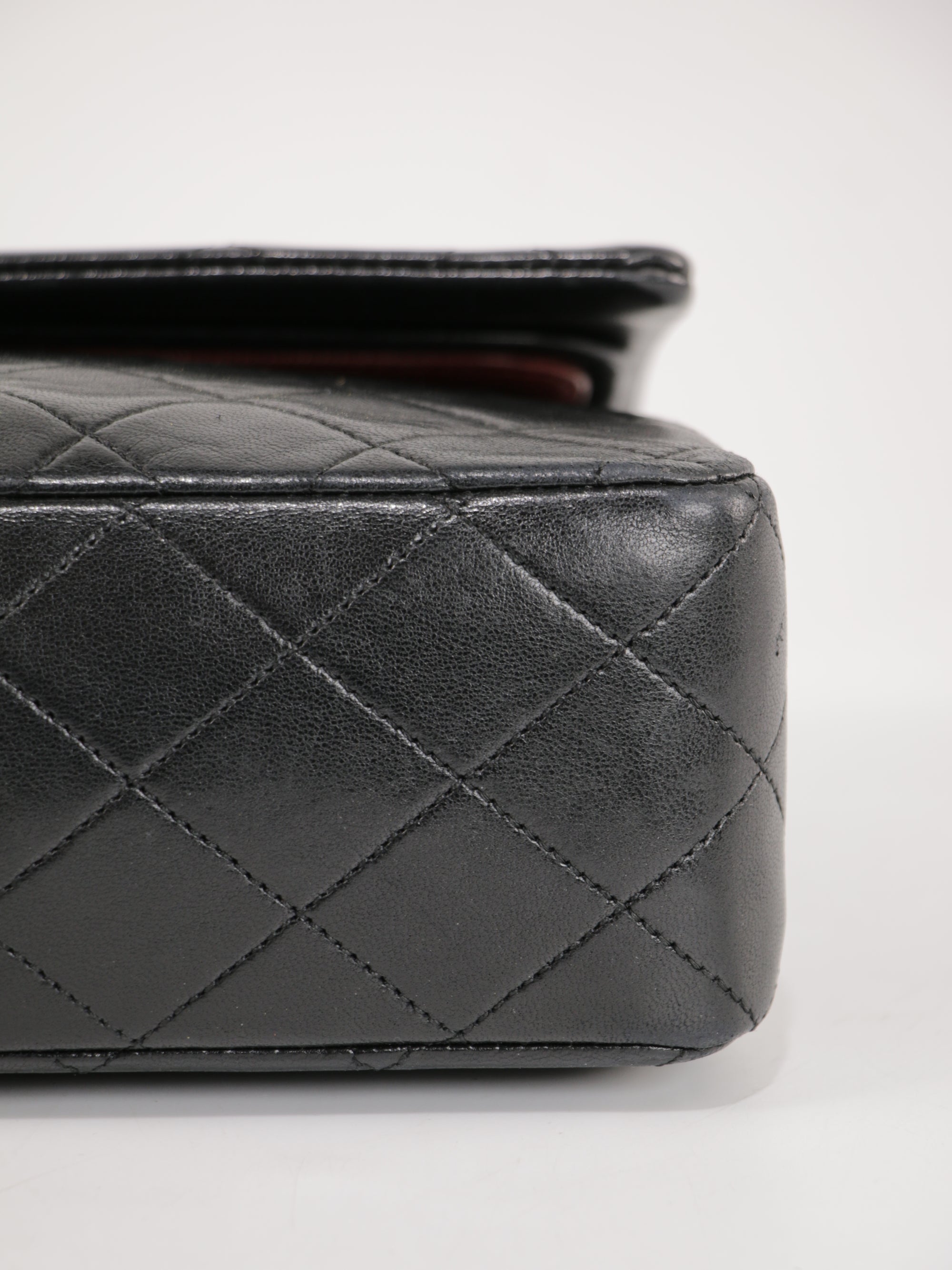 Medium Classic Flap