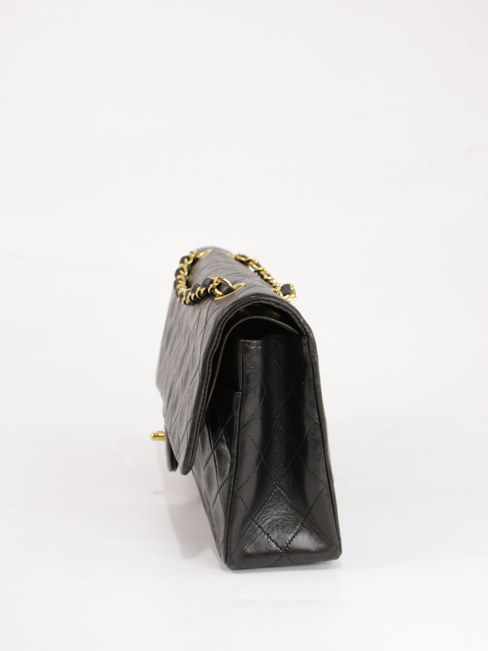 Medium Classic Flap