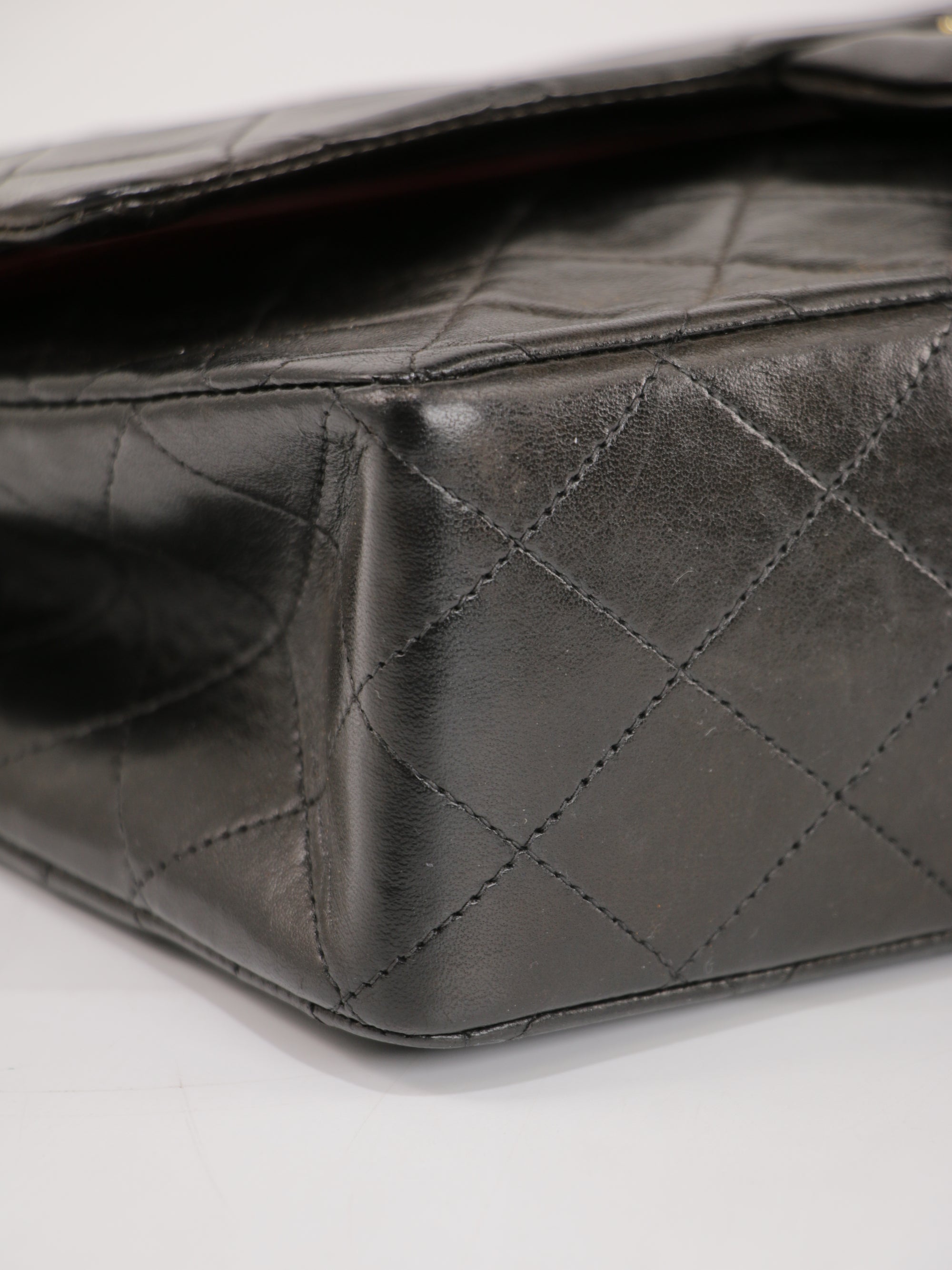 Medium Classic Flap