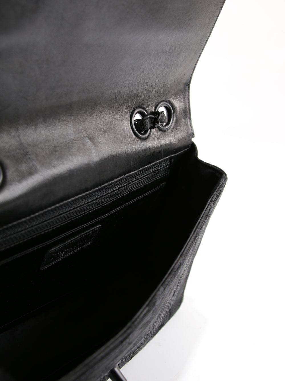 Medium Classic Flap