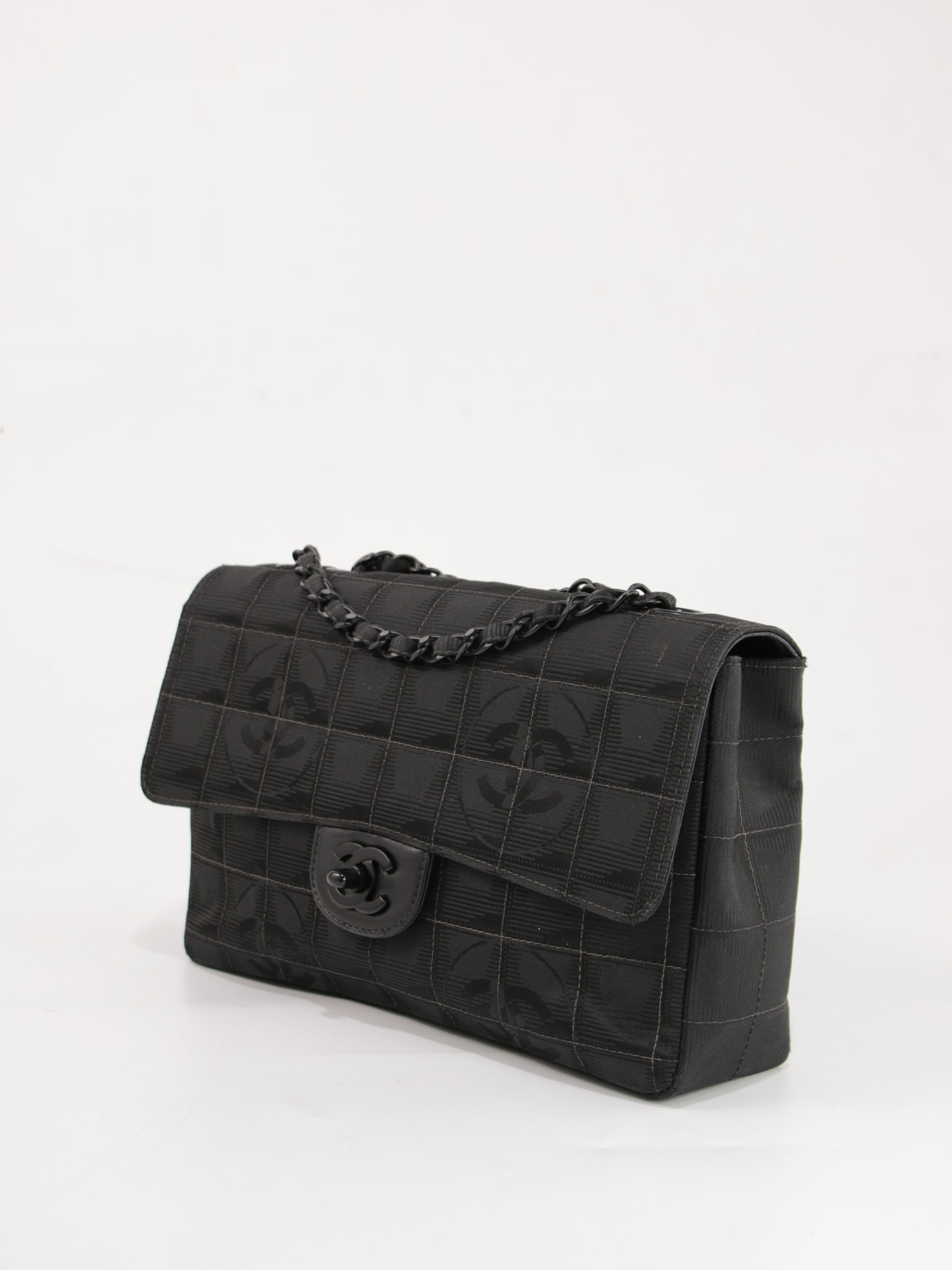 Medium Classic Flap