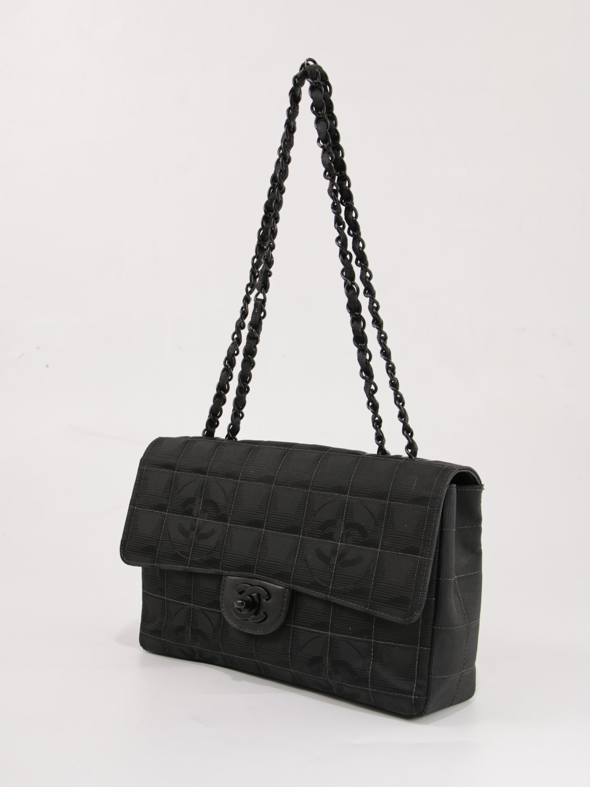 Medium Classic Flap