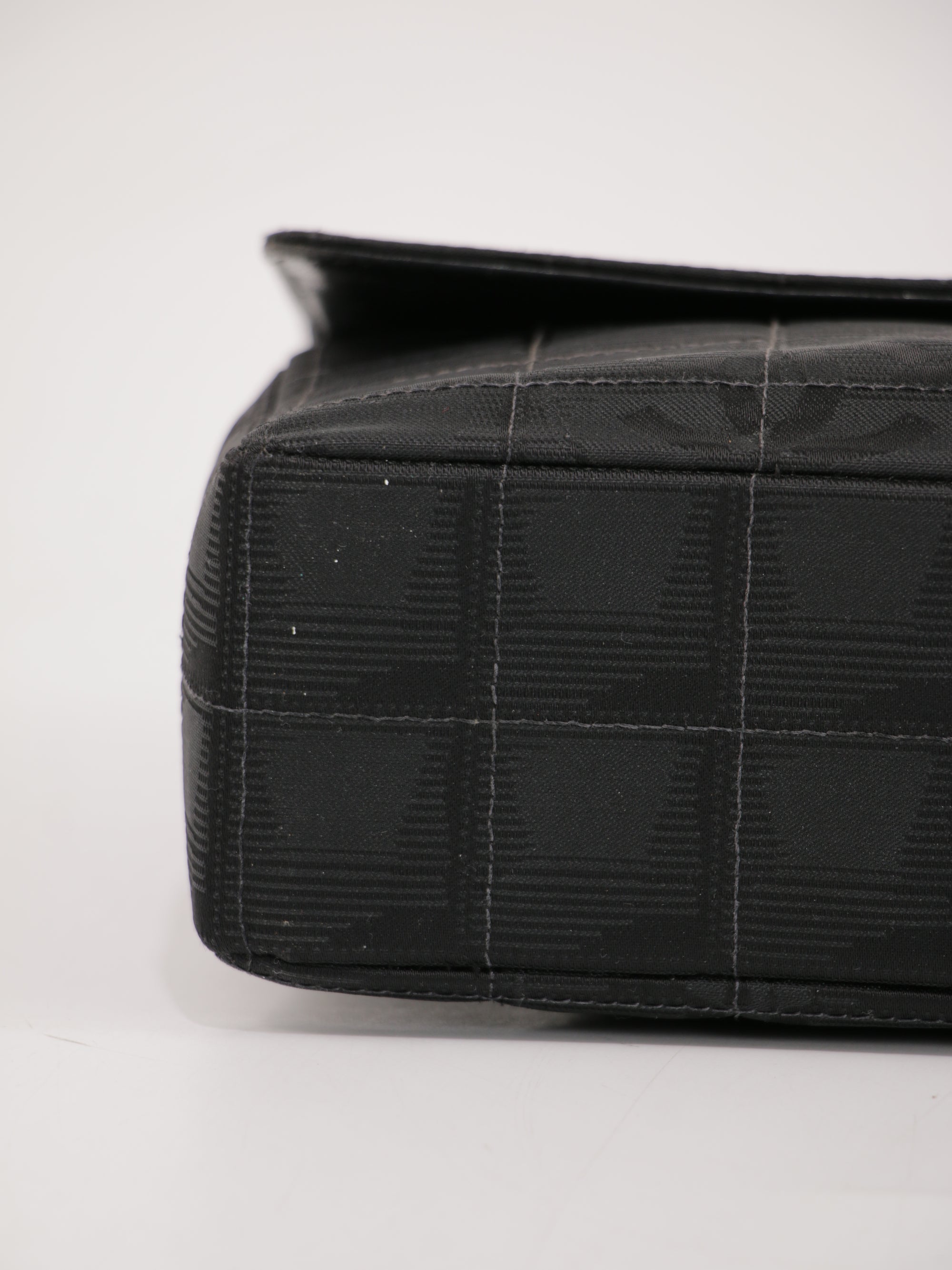 Medium Classic Flap