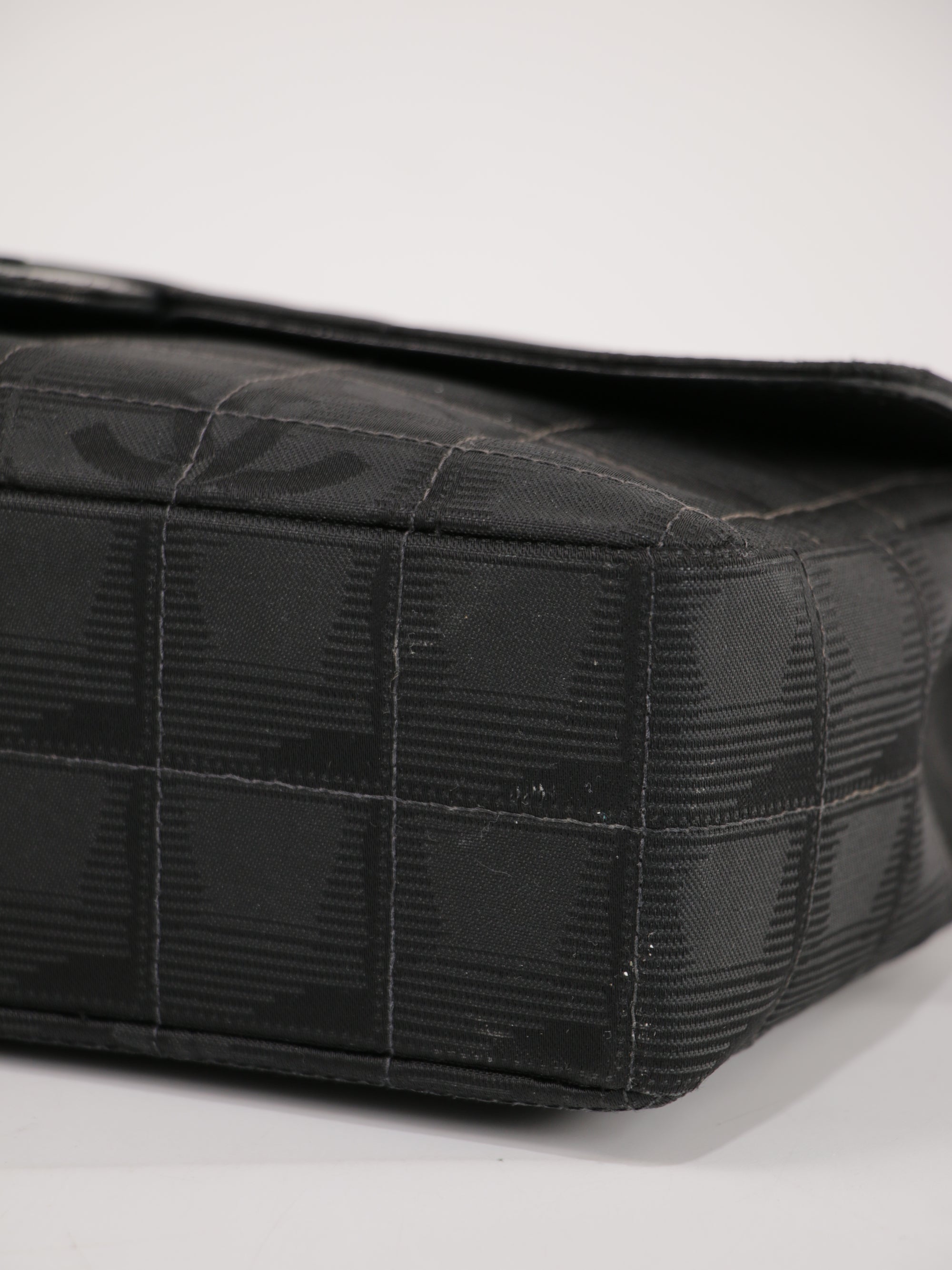 Medium Classic Flap