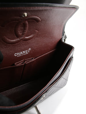 Medium Classic Flap