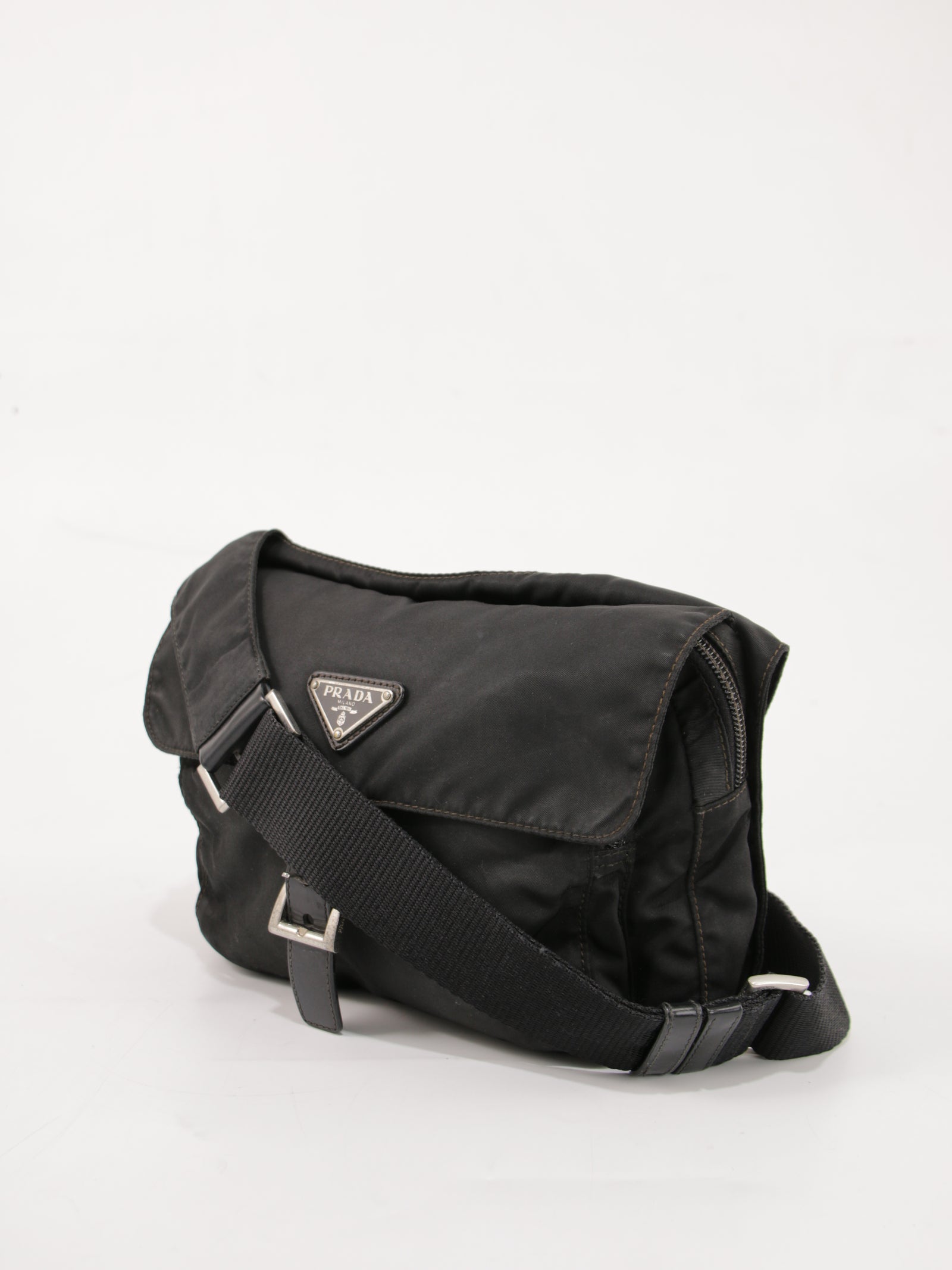 Single Buckle Messenger