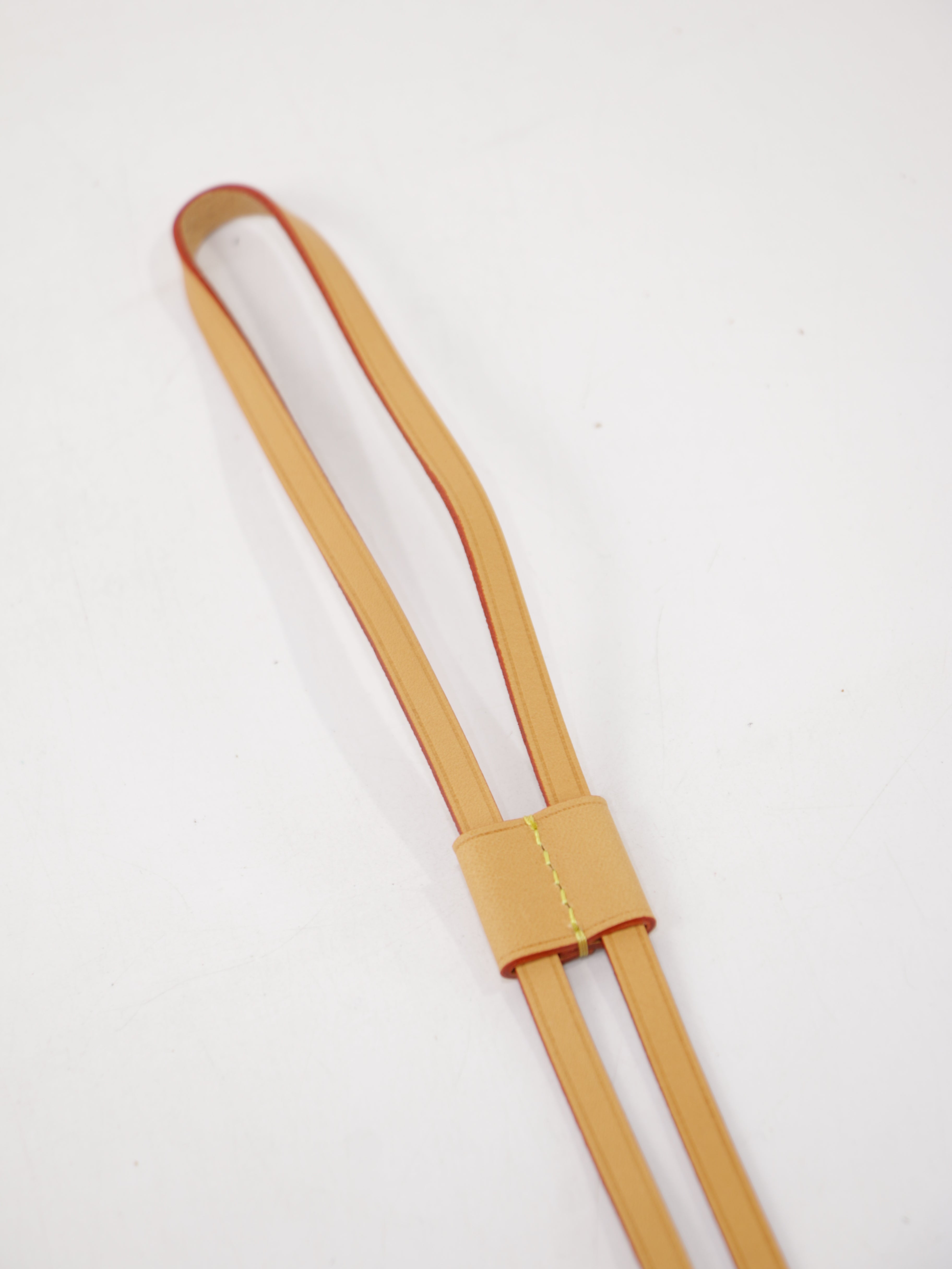 Noé Leather string