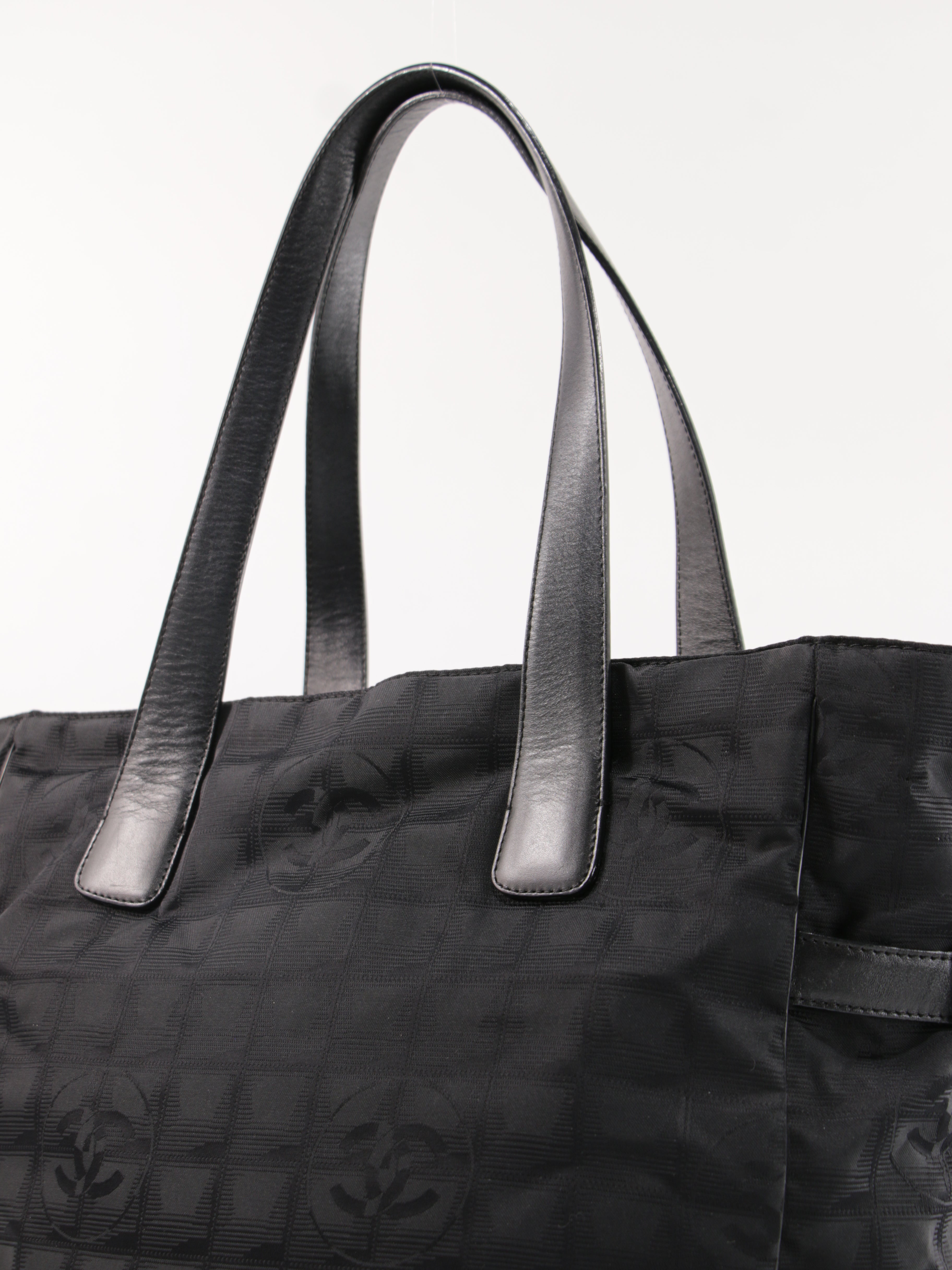 Large Travel Line Tote