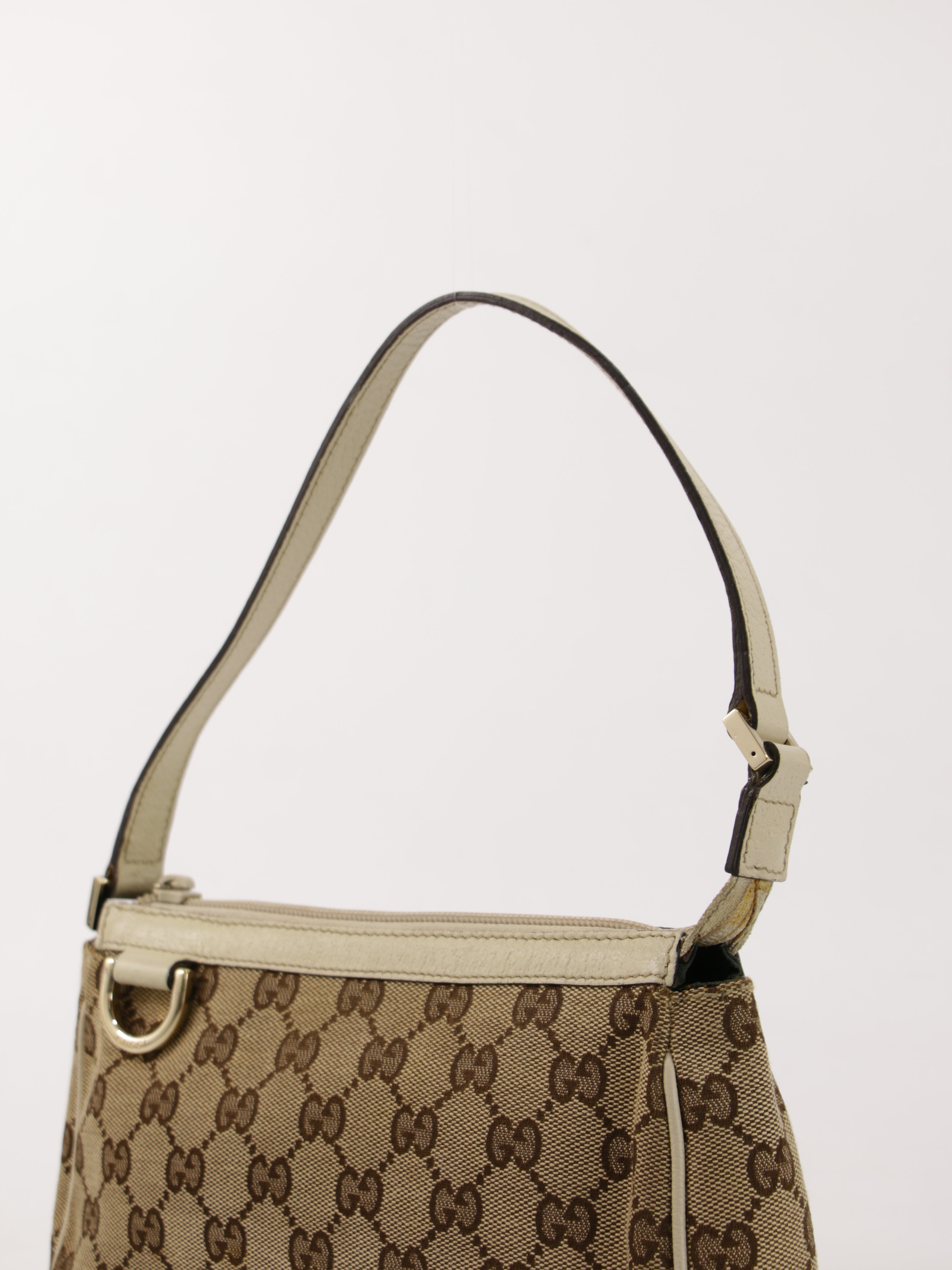 Abbey D-Ring Pochette