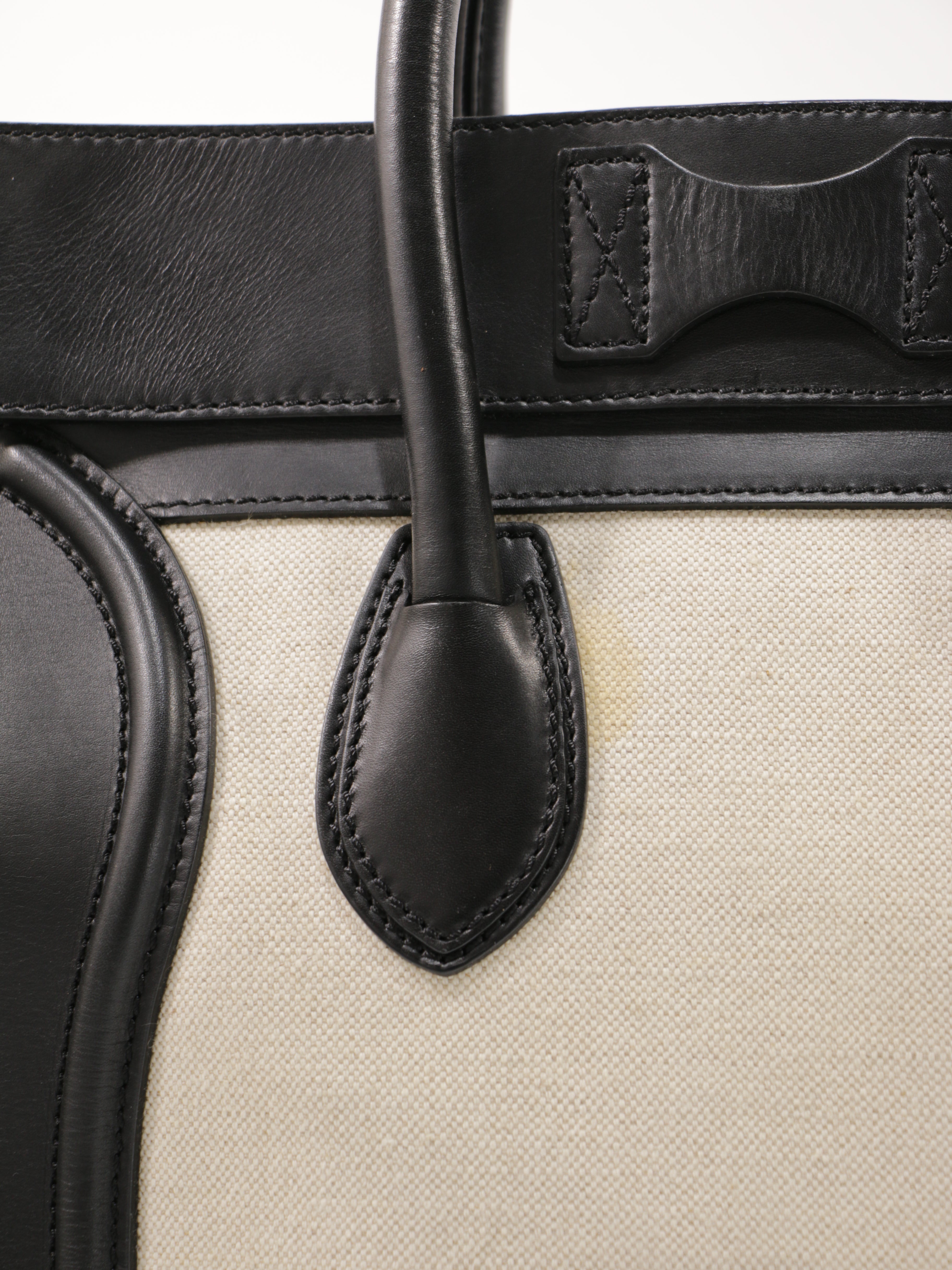 Medium Luggage