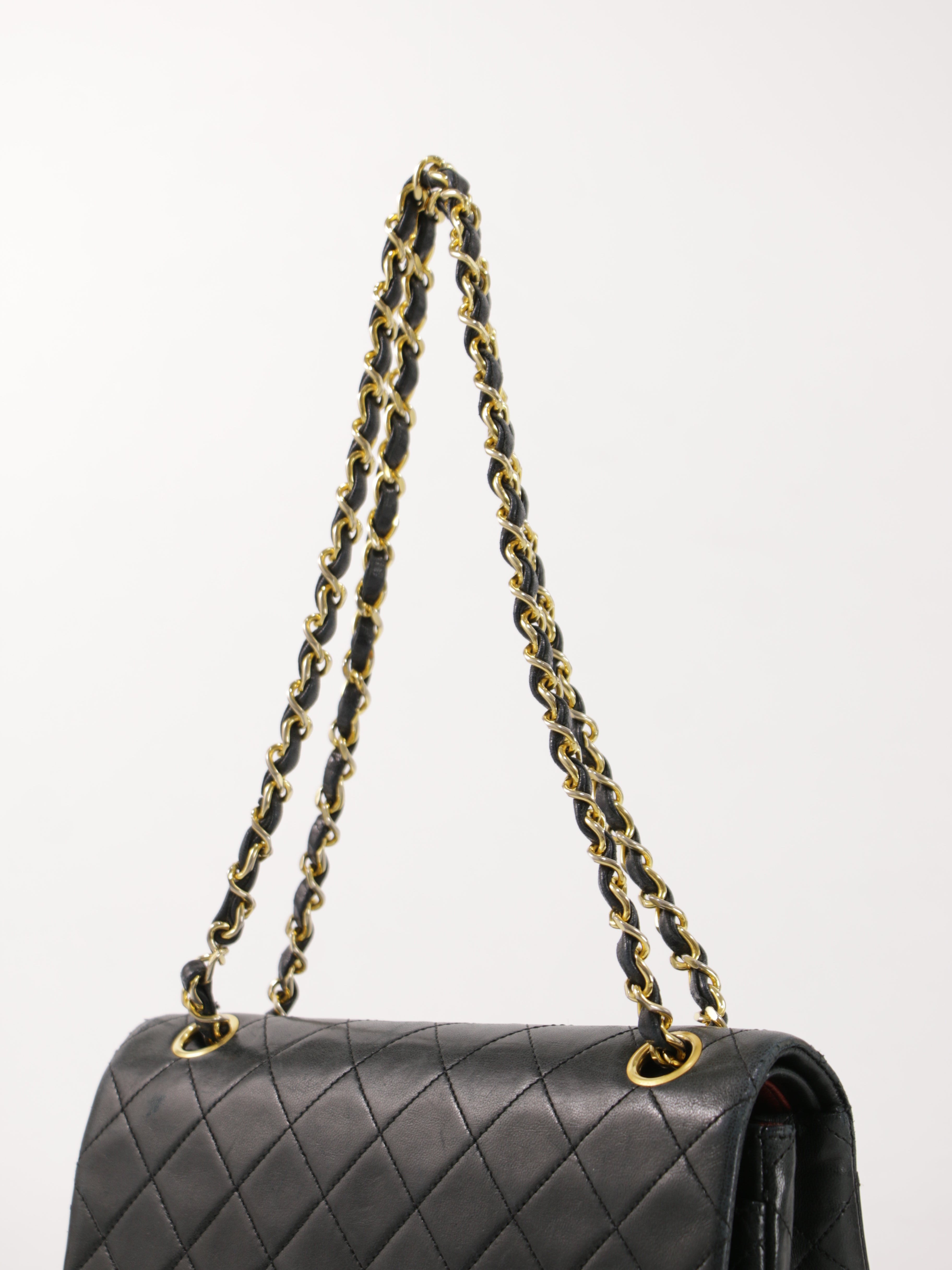 Medium Classic Flap