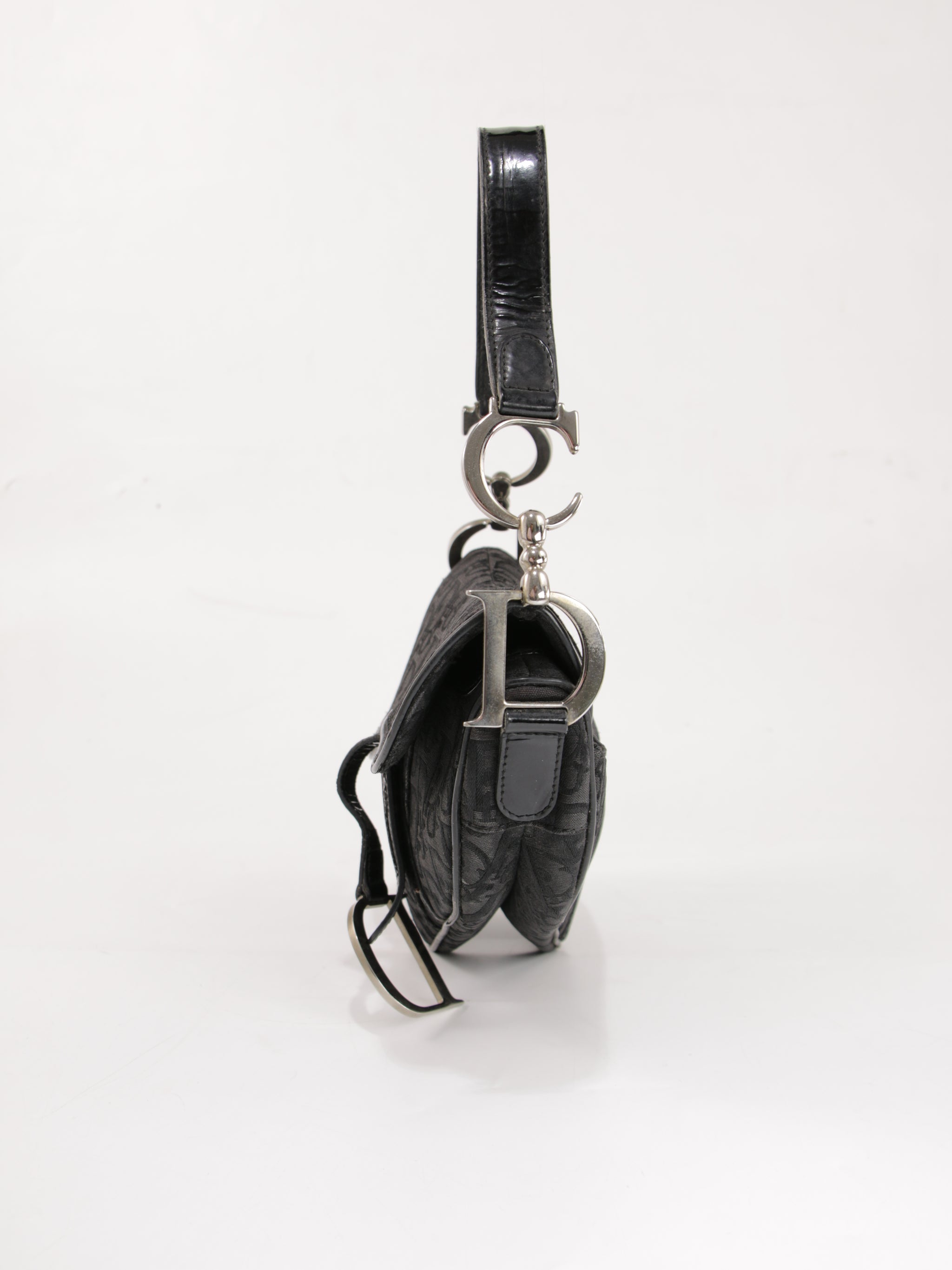 Saddle