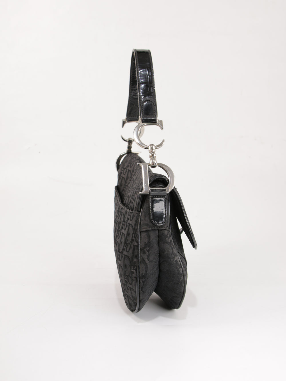 Saddle