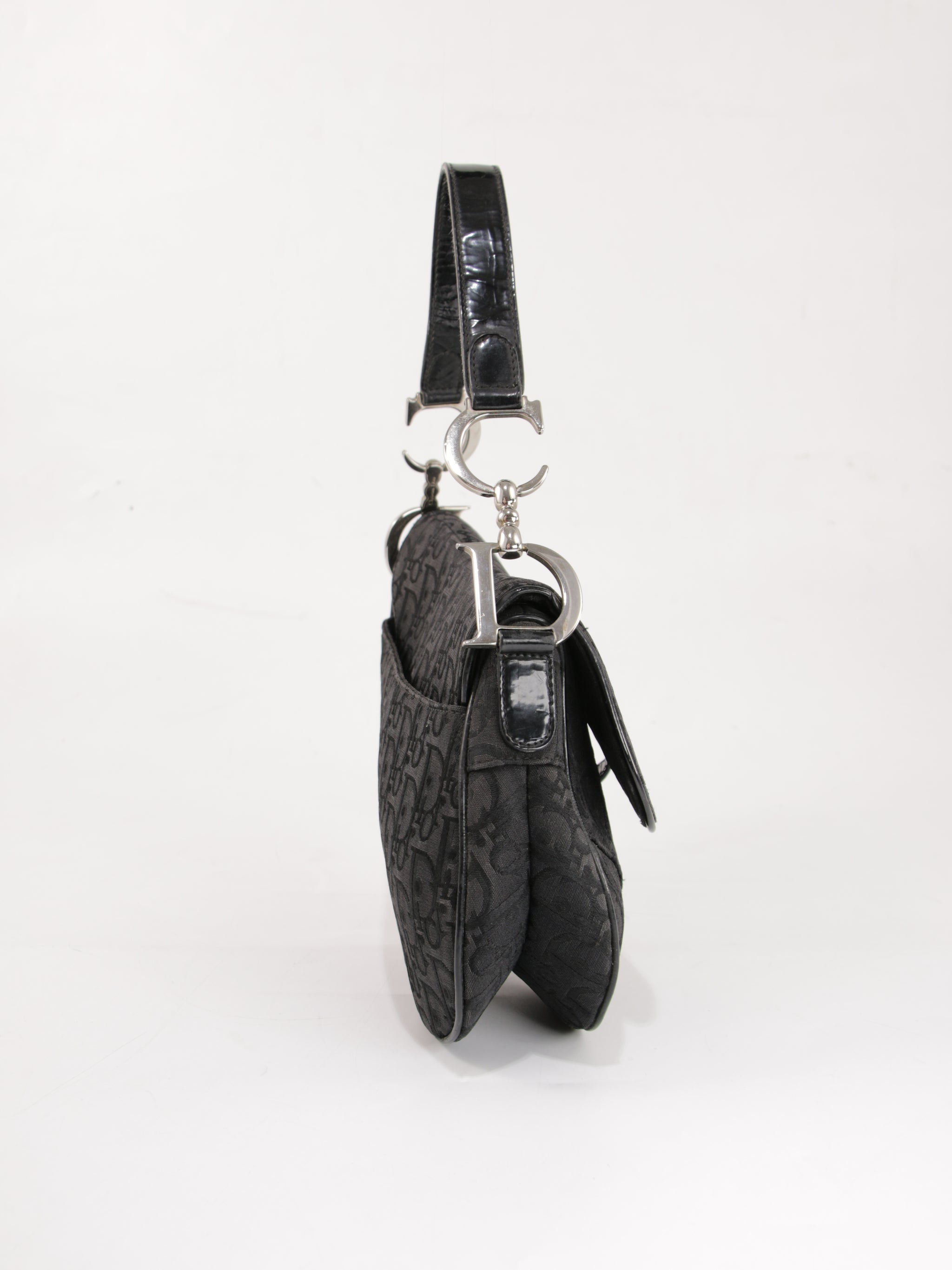 Saddle