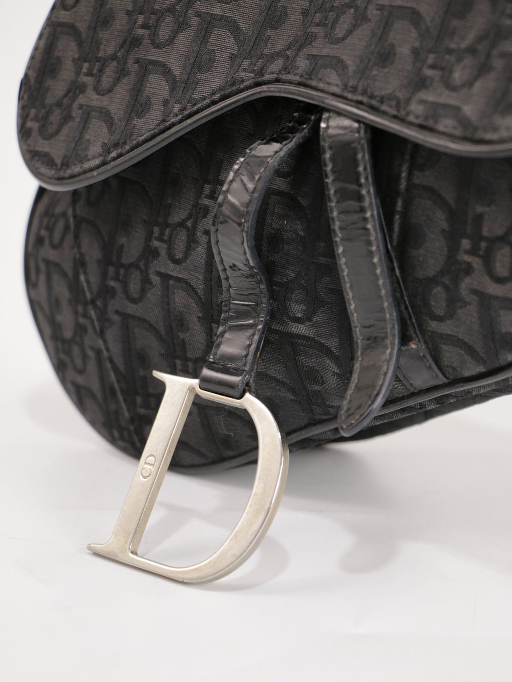 Saddle