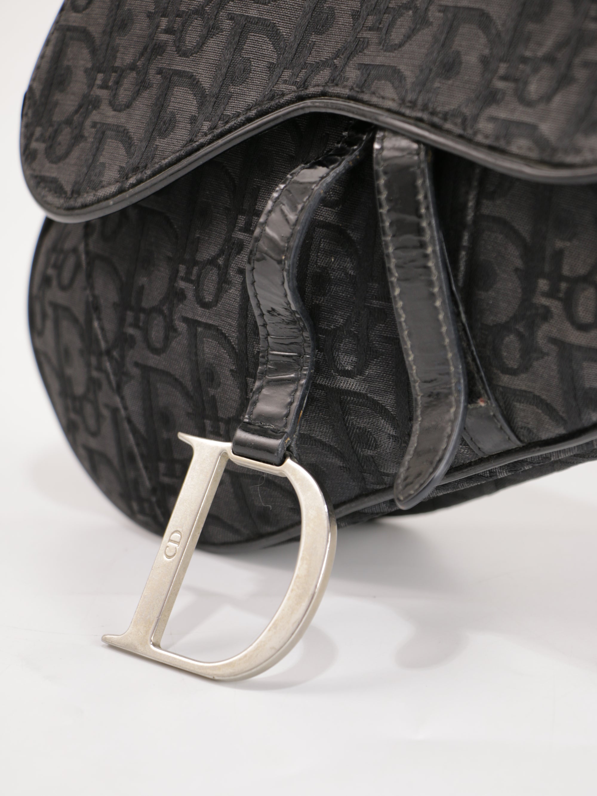 Saddle