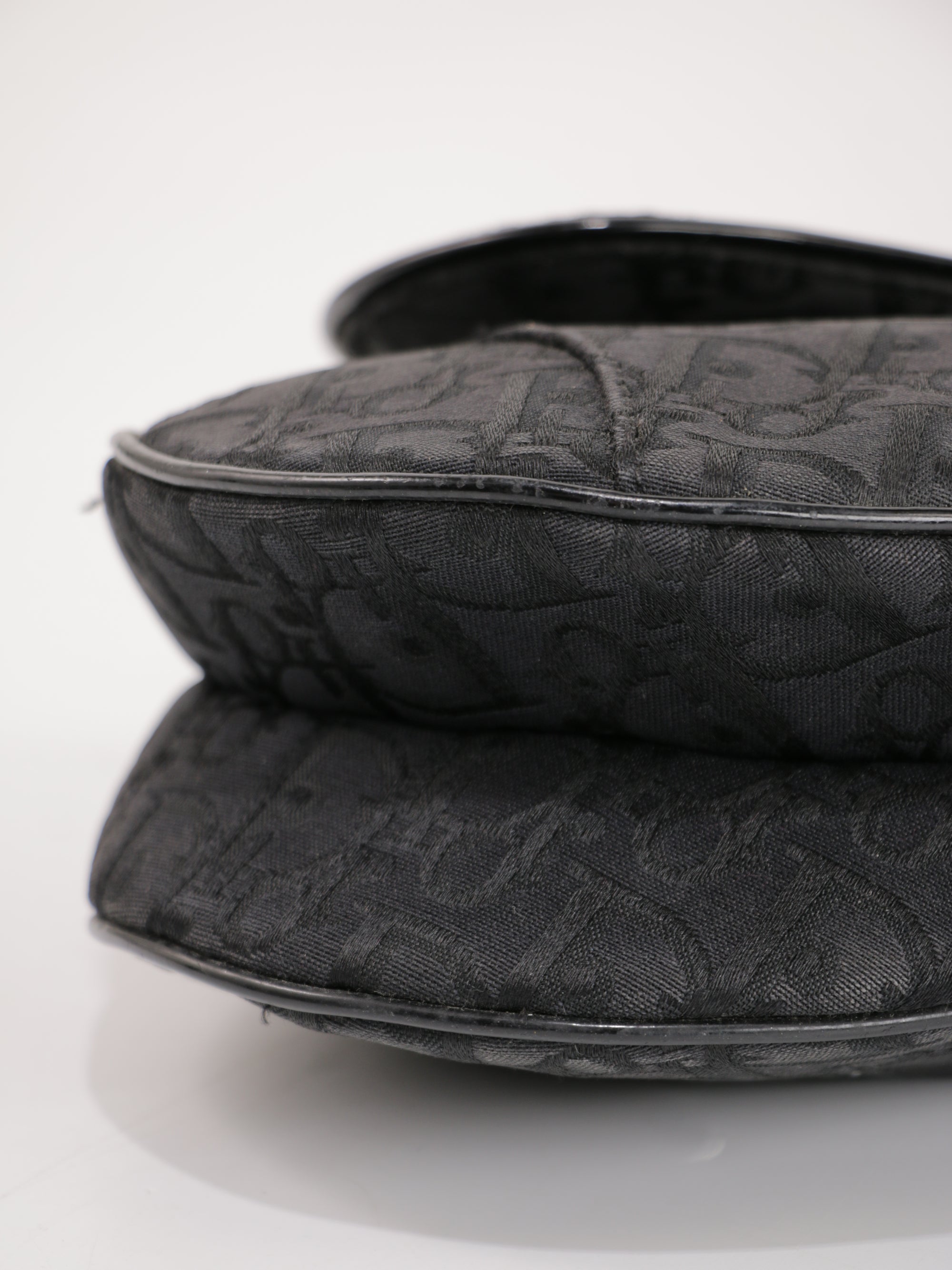 Saddle