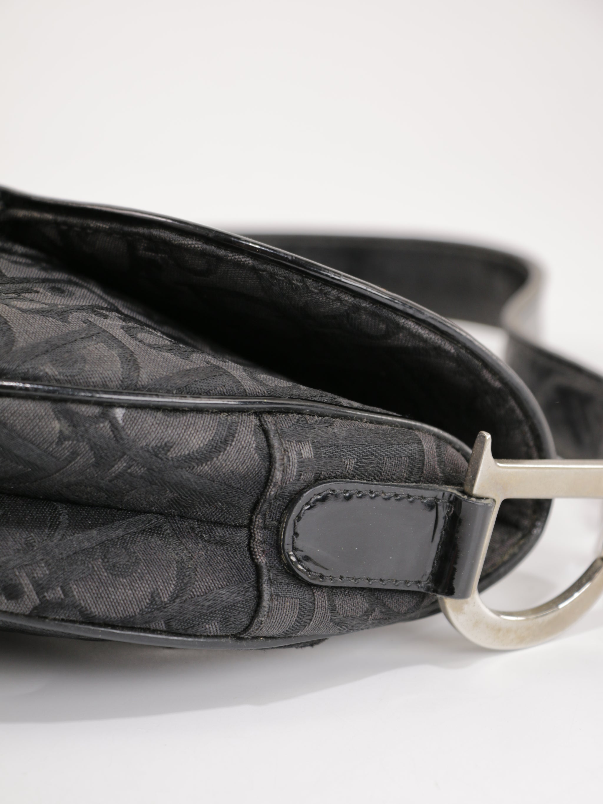 Saddle