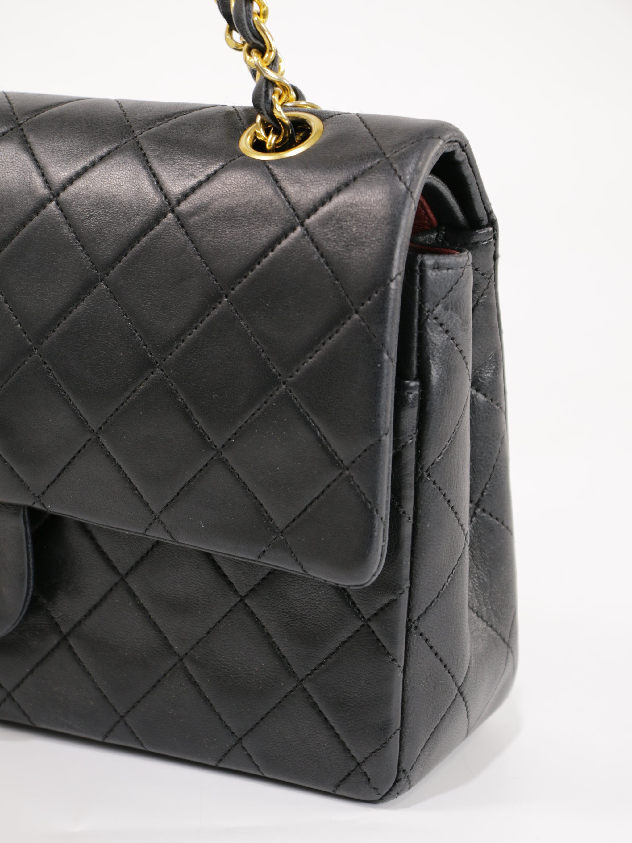 Medium Classic Flap