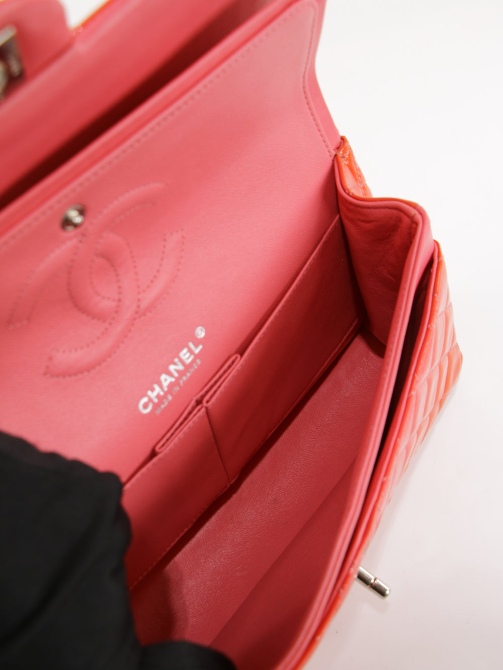 Medium Classic Flap