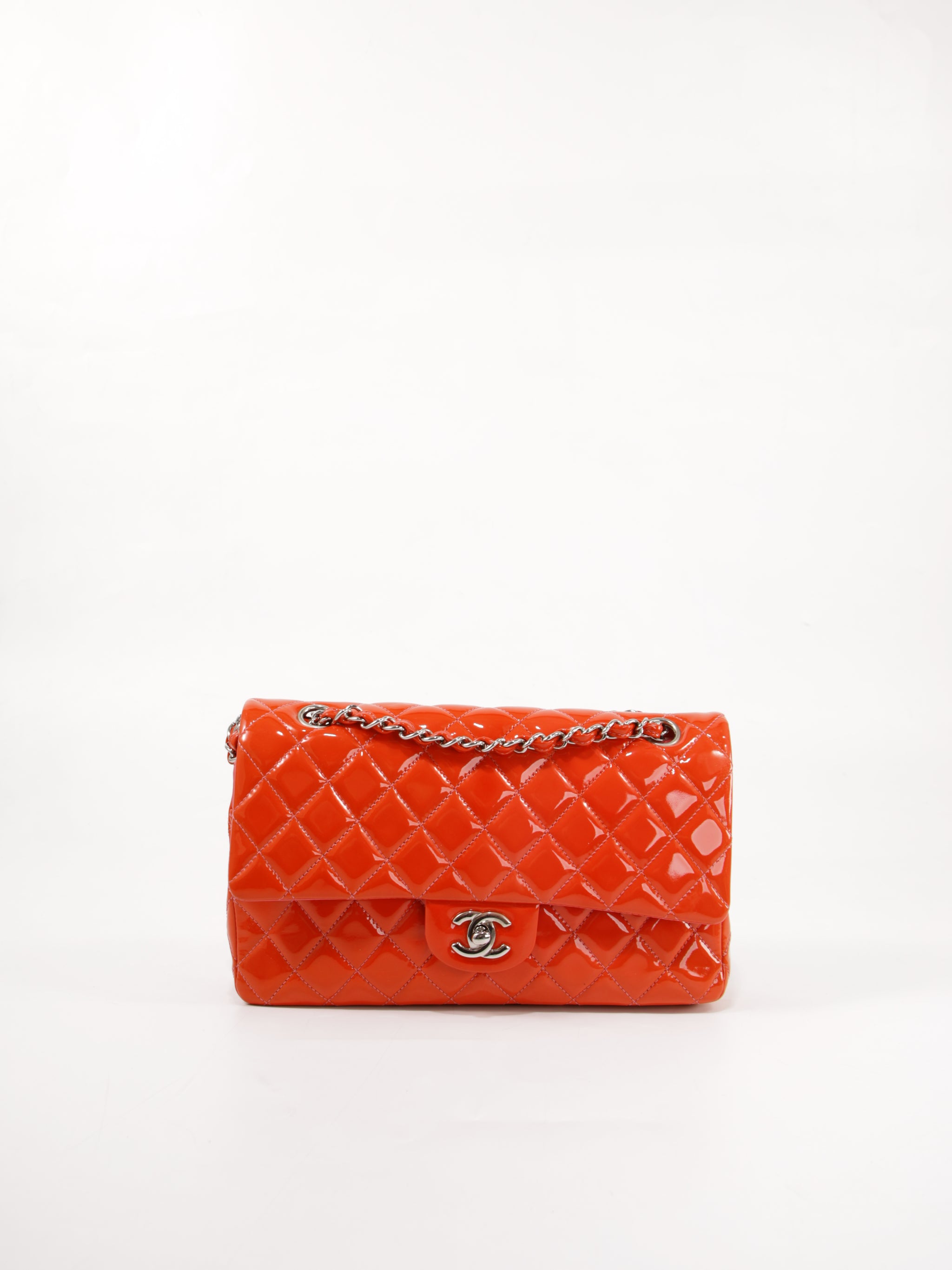 Medium Classic Flap