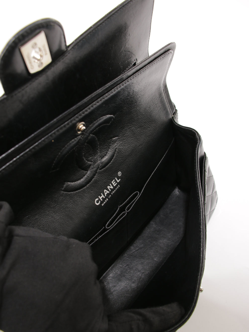 Medium Classic Flap