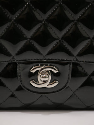 Medium Classic Flap