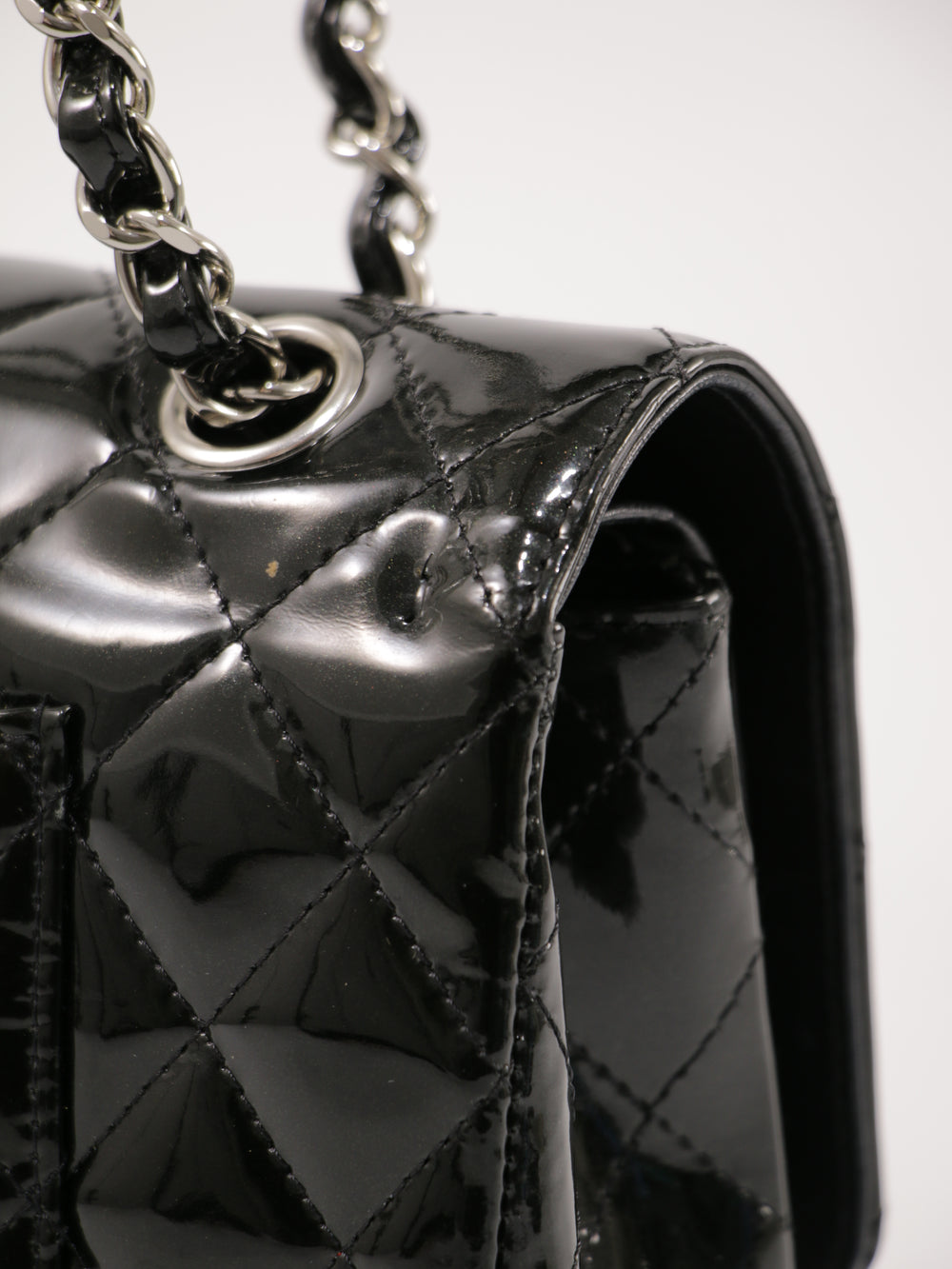 Medium Classic Flap