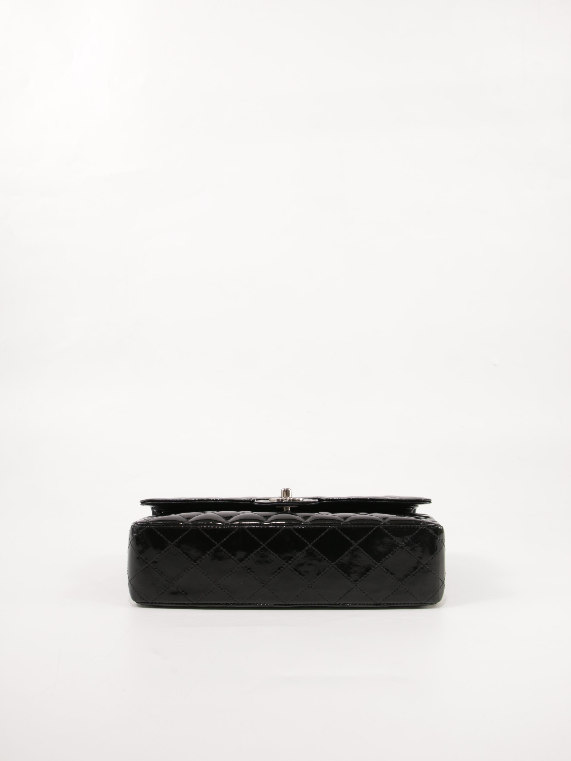 Medium Classic Flap