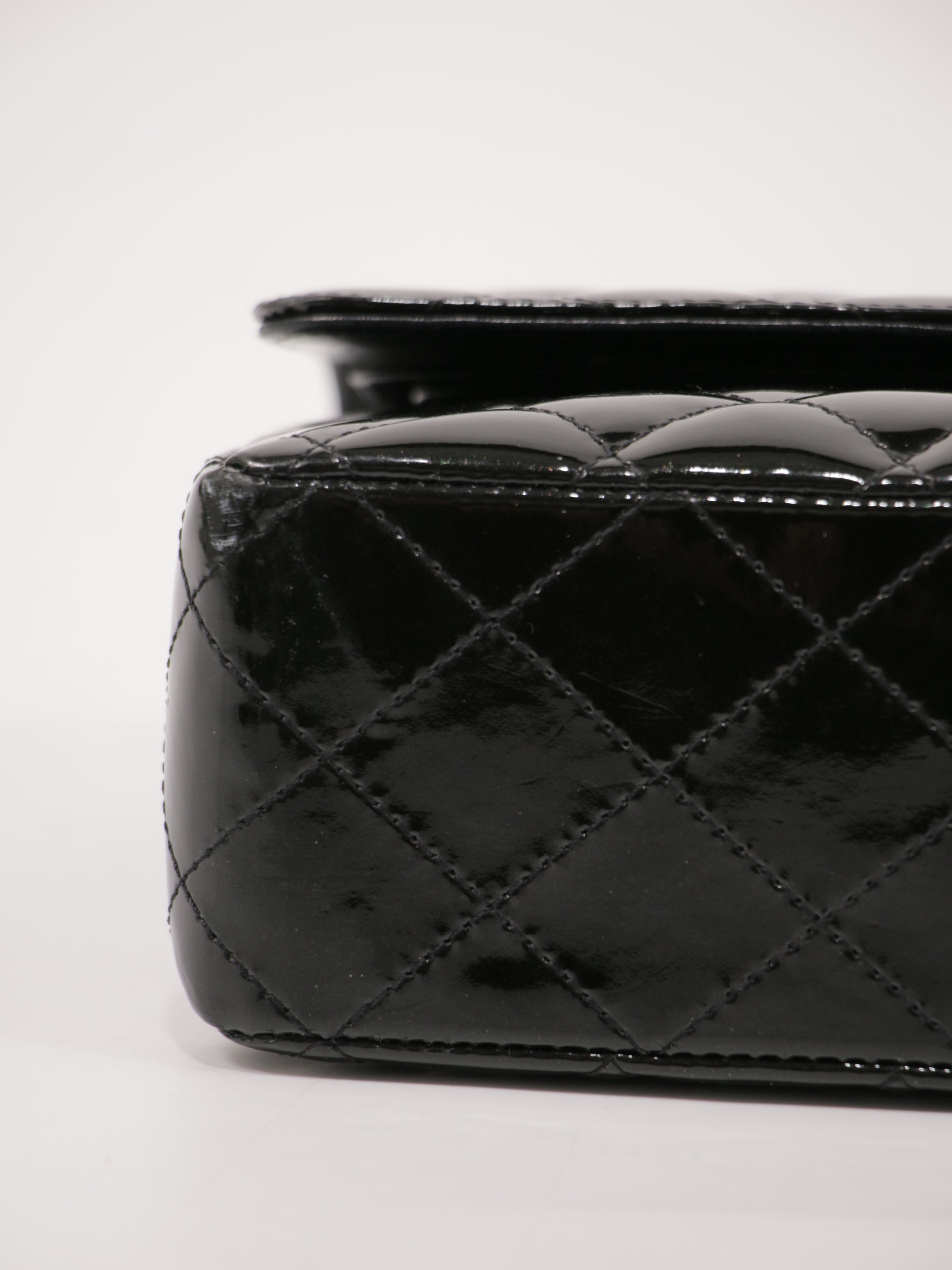 Medium Classic Flap