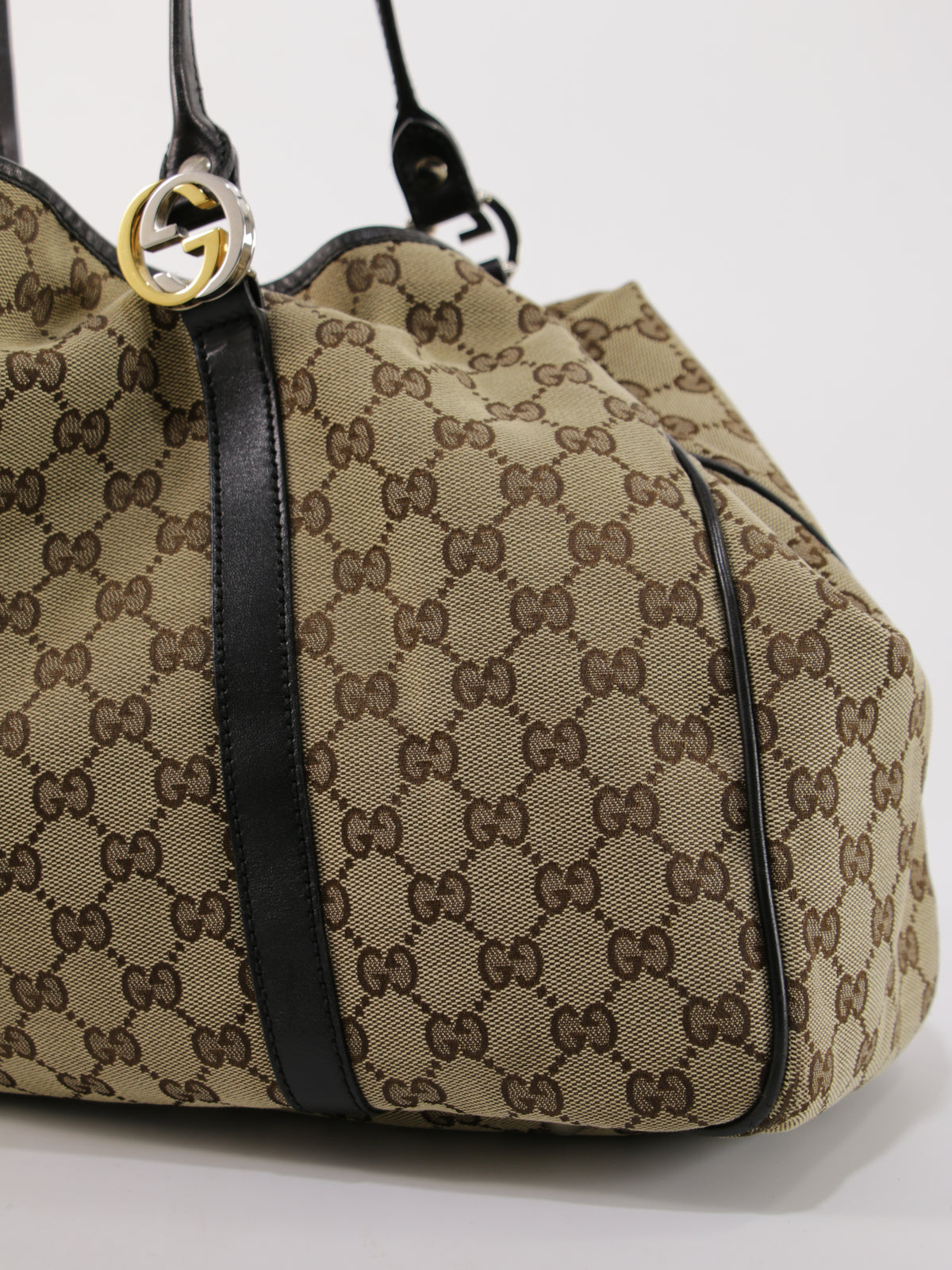 Gucci Shoulder Bag