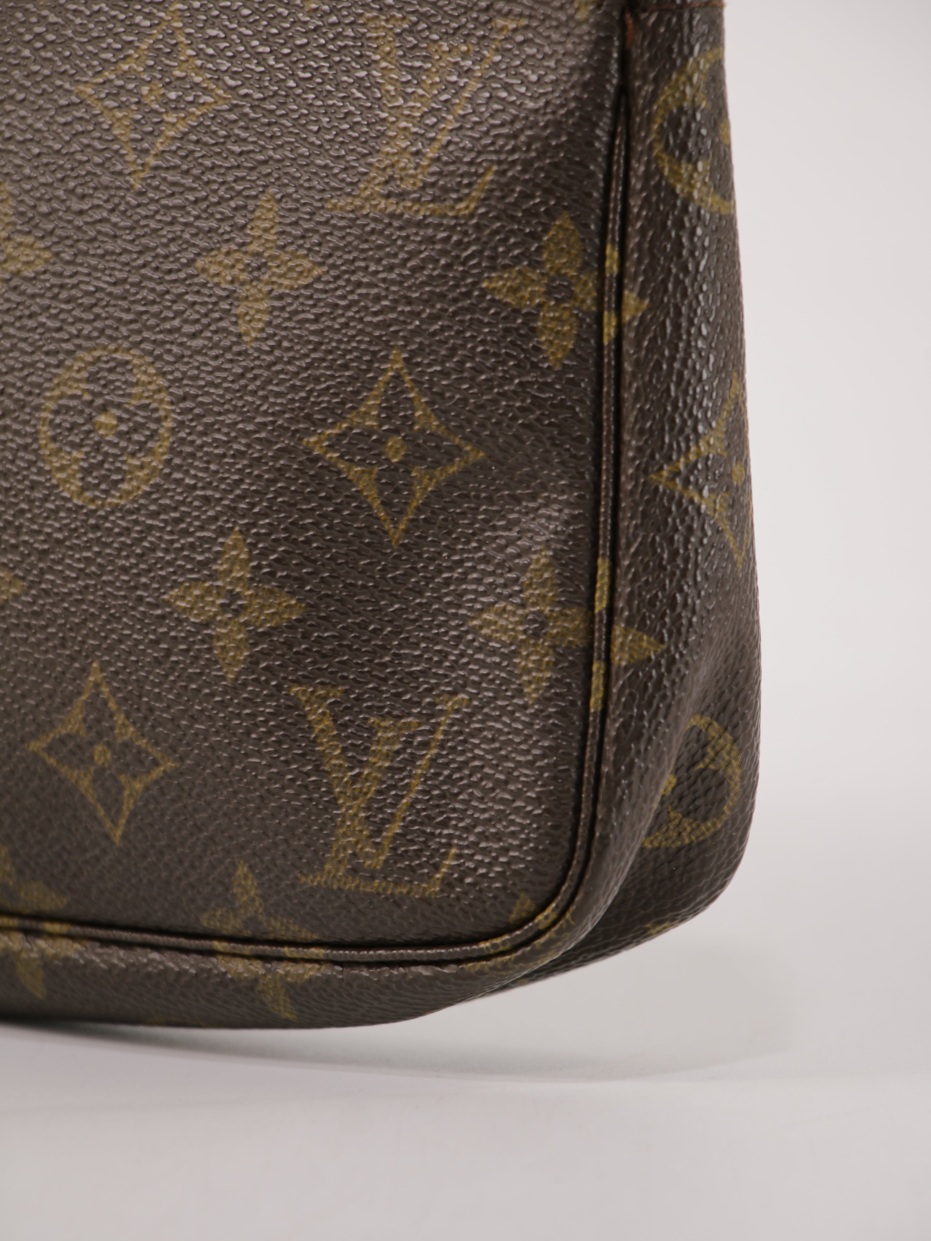 Louis Vuitton Accessories Pochette
