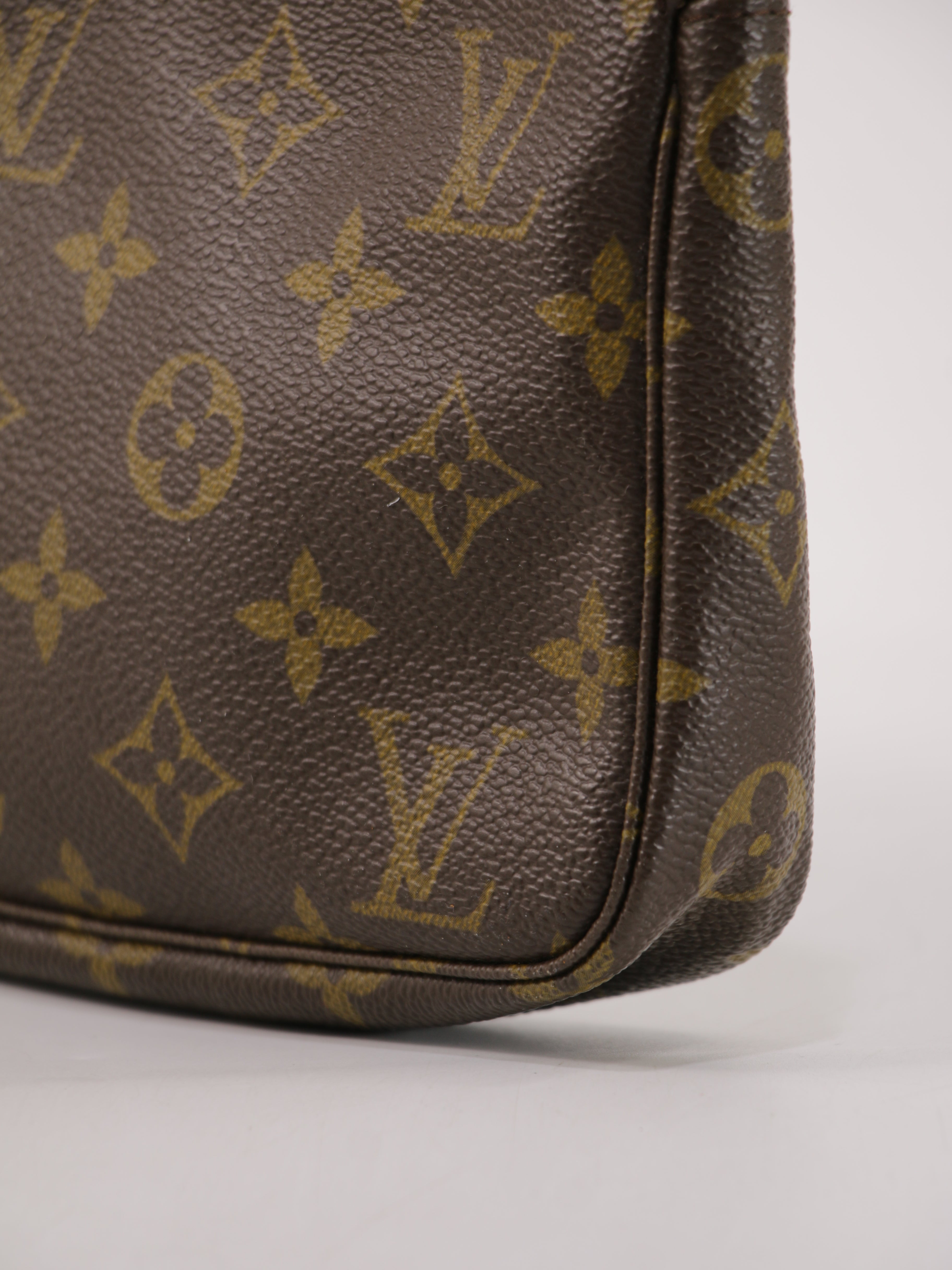 Louis Vuitton Accessories Pochette