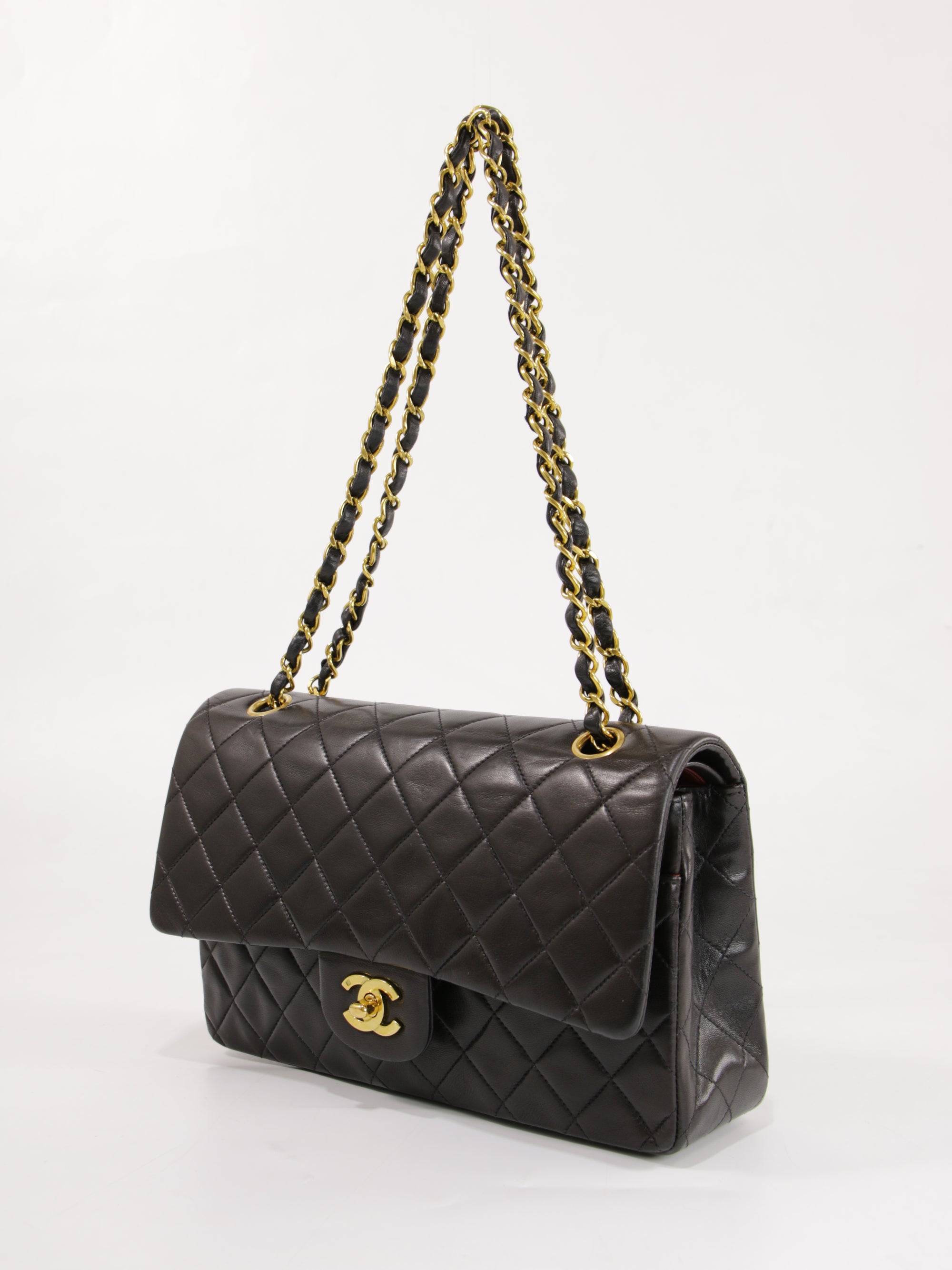 Medium Classic Flap