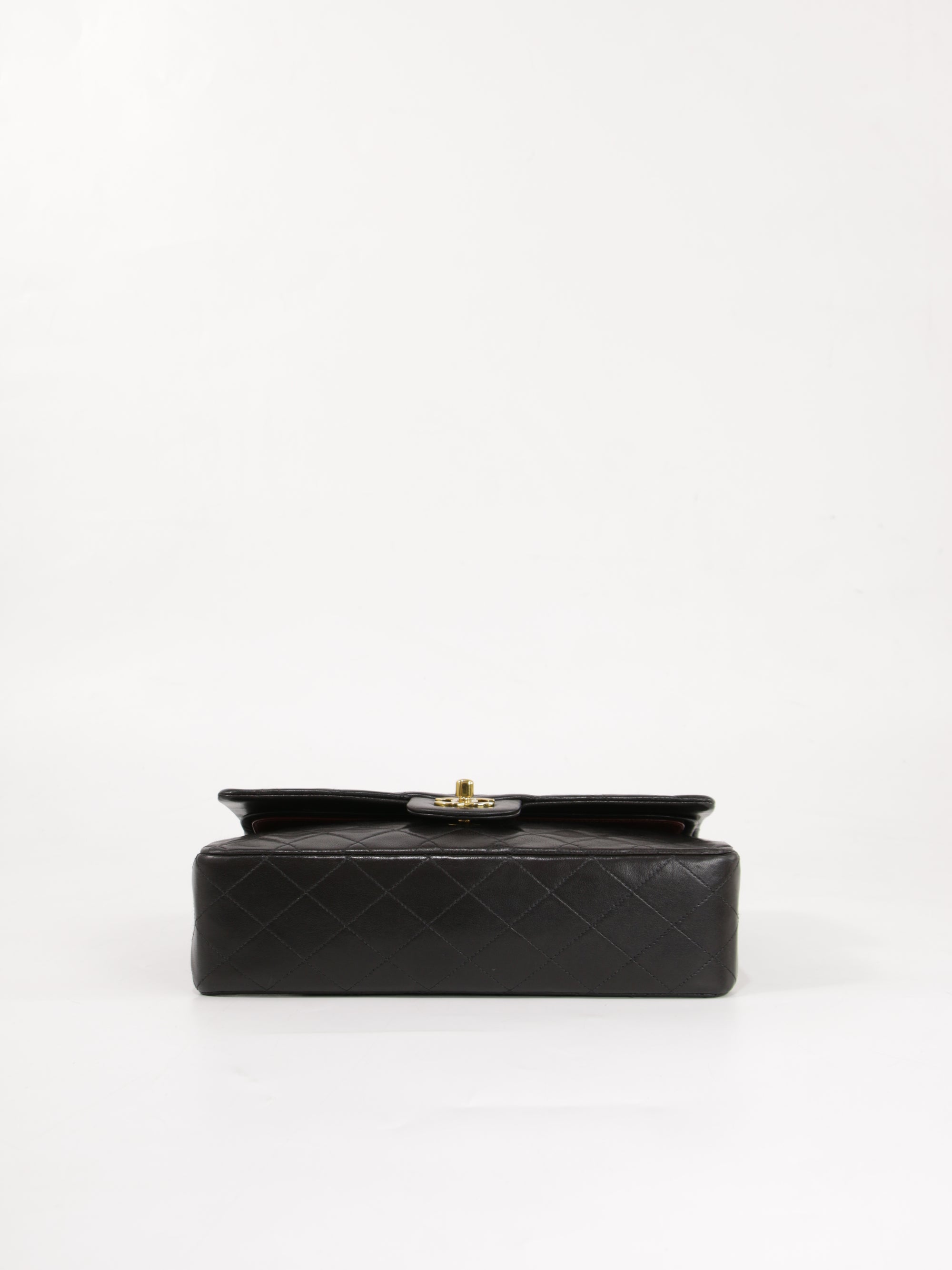Medium Classic Flap