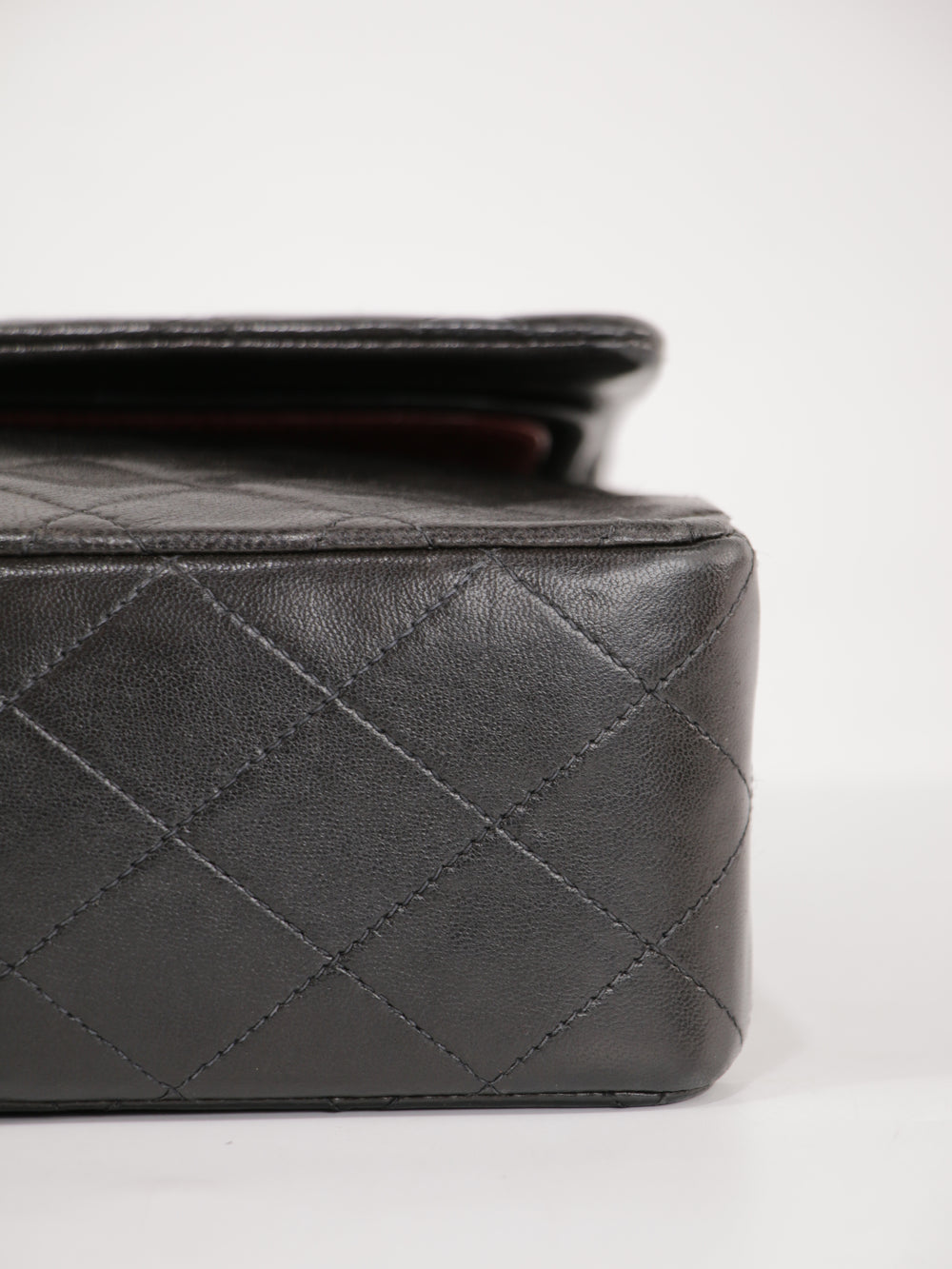 Medium Classic Flap