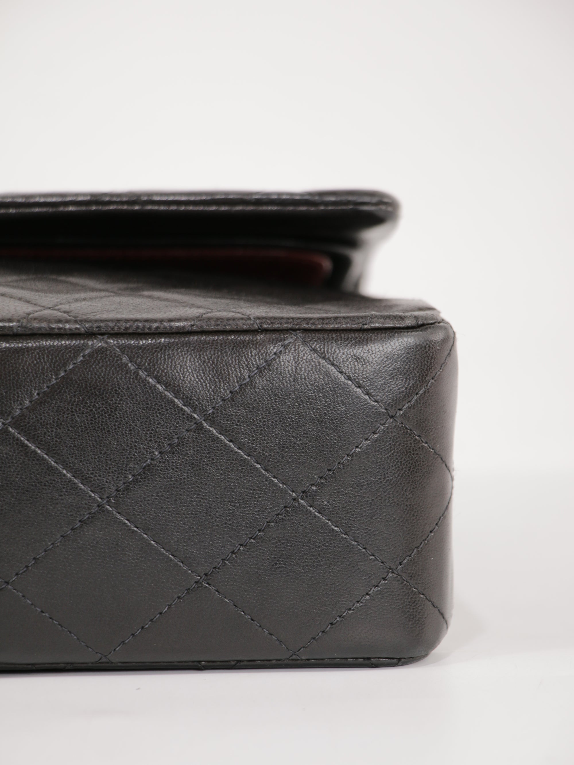 Medium Classic Flap